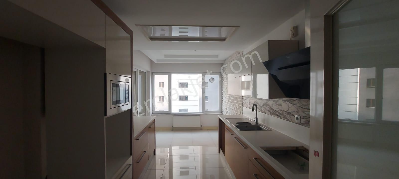Pamuklarda Site İçersinde Full Yapılı Satılık Daire