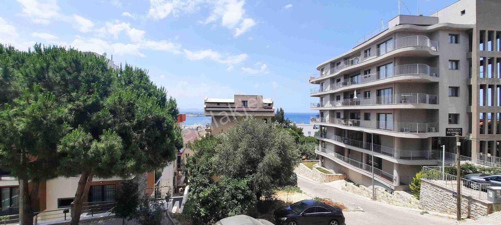 Kuşadası Marina Da Kiralık Daire 4+1 Denize 300 Mt Deniz Manzaralı Eşyalı