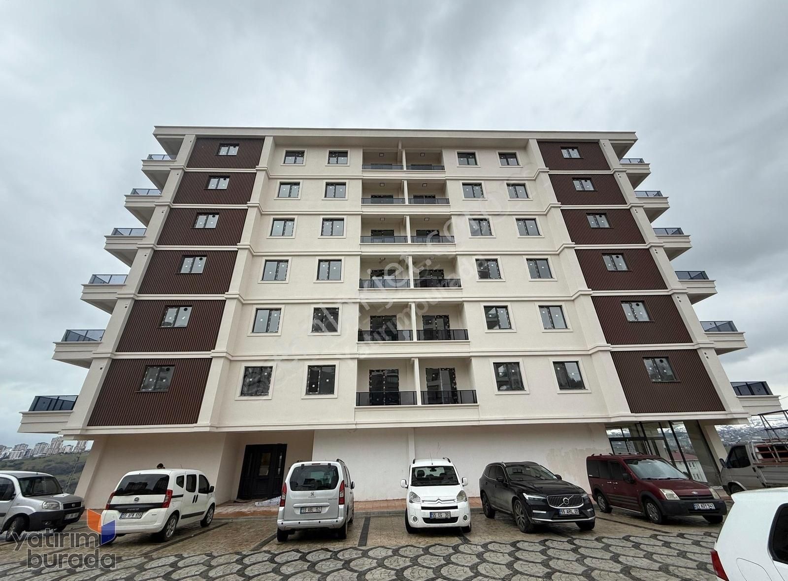 Büyükkolpınarda Caddeye Cephe Lüks Daire
