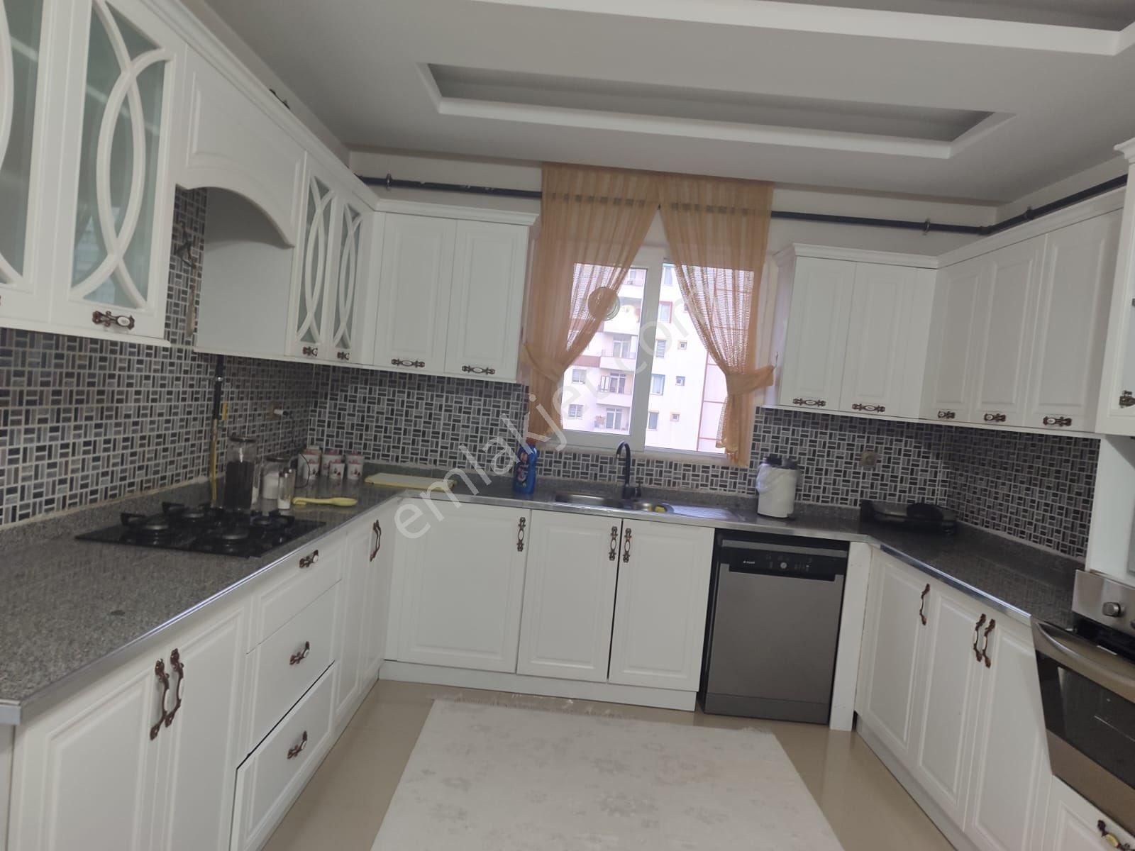 Luna Park Arkasında Bulunan 4+1 Dairemiz Acil Satılık