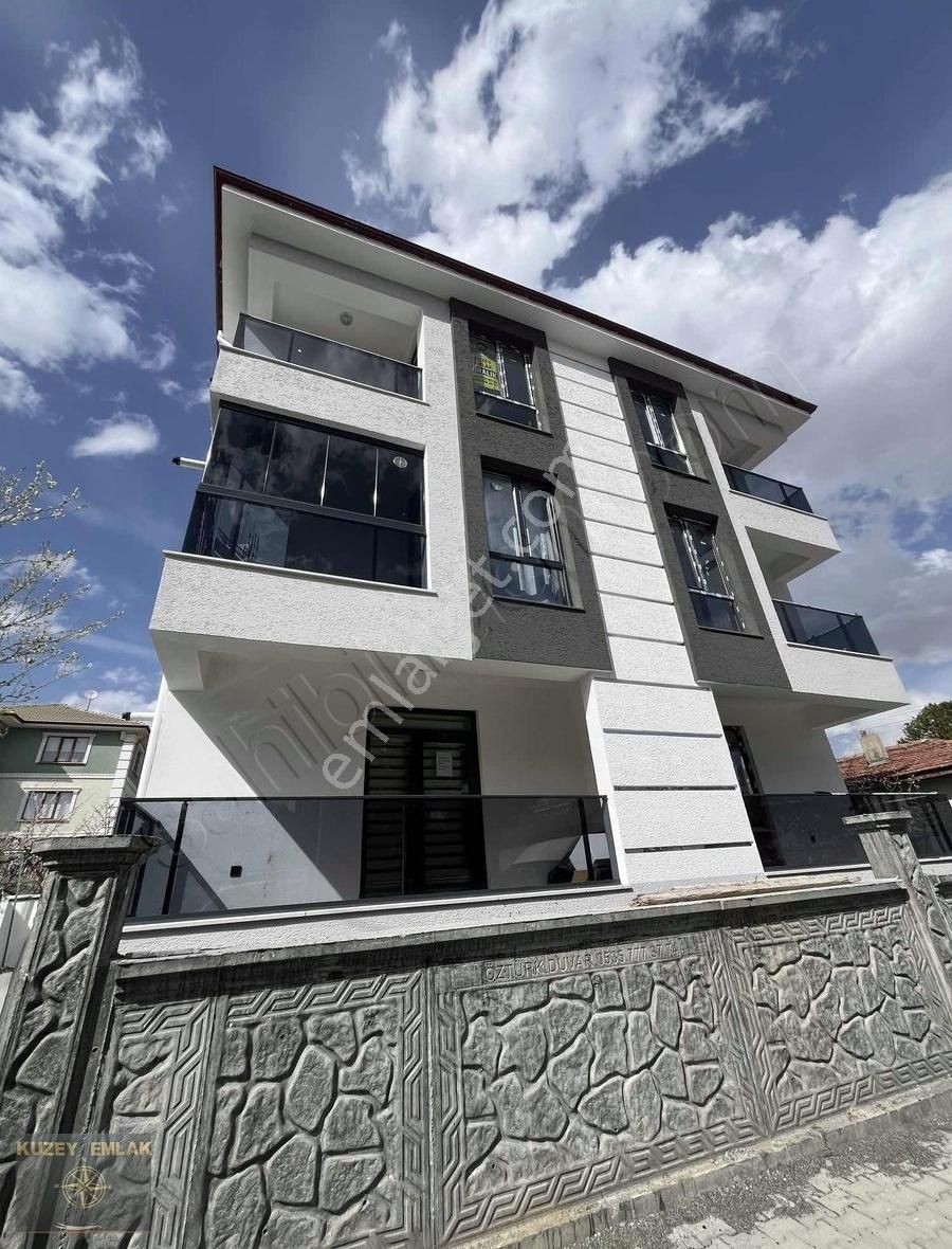 Kuzey Emlaktan Valilik Yanı Kiralık 1+1 Geniş Ferah Daire