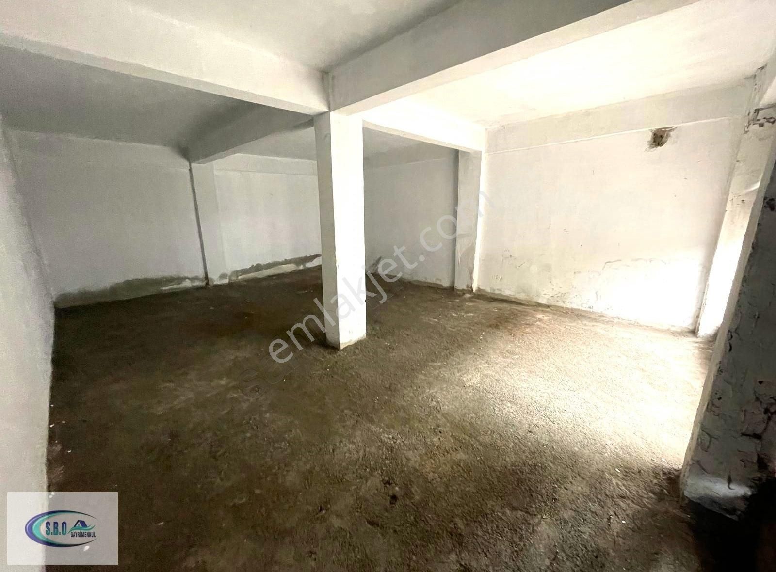 Smandıra Çayır Mevkisin De Kiralık Depo Yapmaya Uygum Dükkan