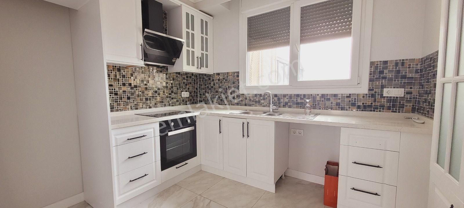 19 Mayıs Mah. Net 100m2 3+1 Ebeveyn Banyolo Deniz Manzaralı