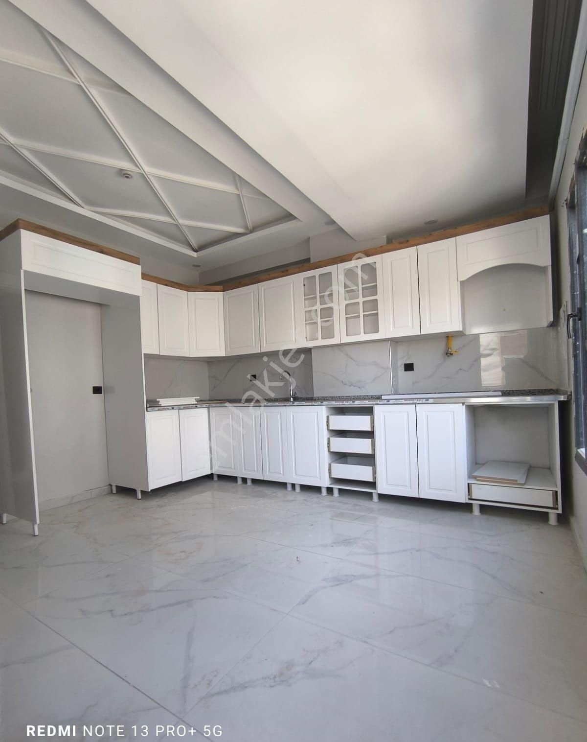 Sahra Emlaktan Yenikent Toki Havalimanı Caddesinde Kiralık Lüx Sıfır Daire