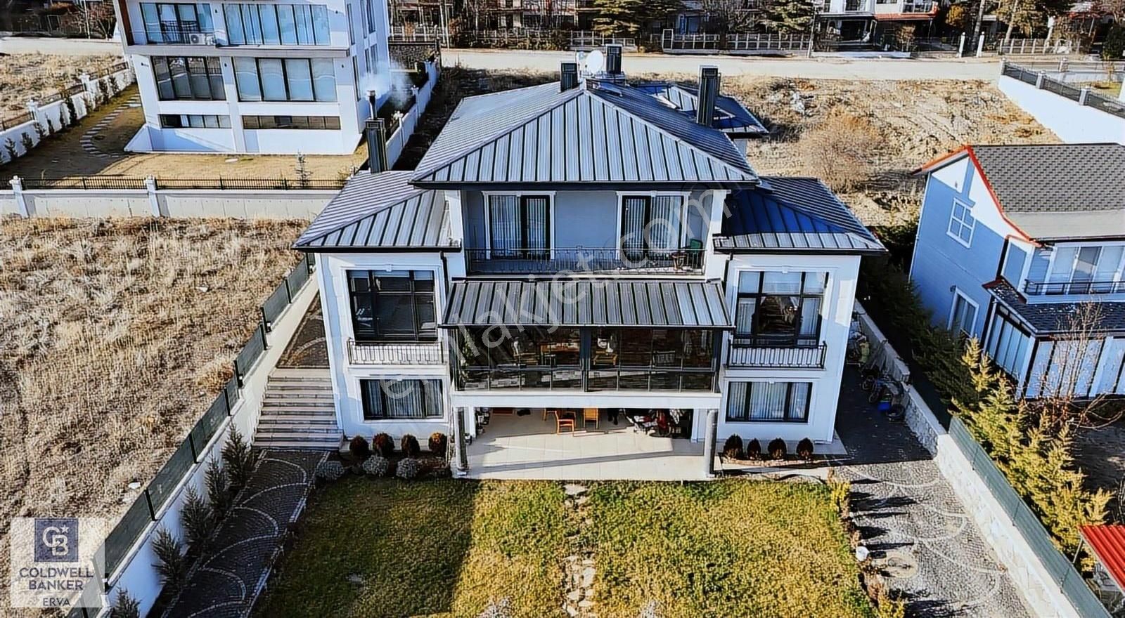 Gölbaşı Güzelyalı Satılık Lüks 7+2 Villa Mogan Gölü Manzaralı