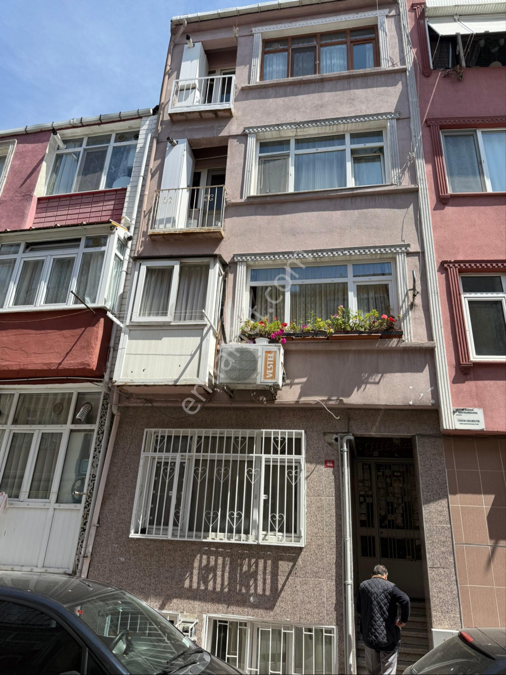 Fatih Mevlana Kapı Mah Kıralık Bodrum Kati 1+1