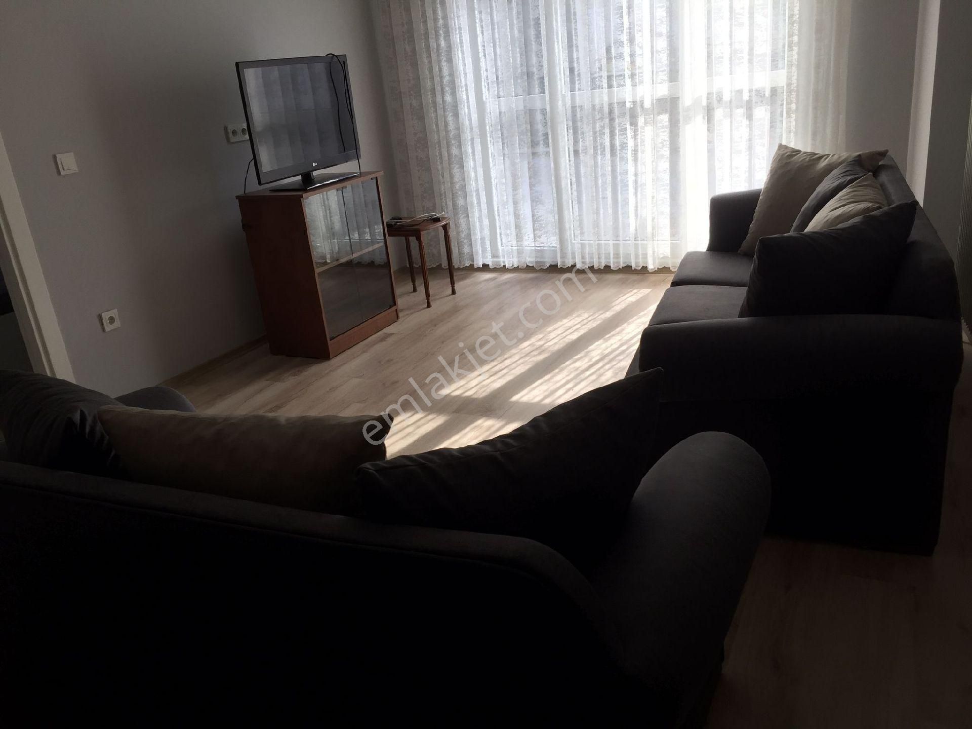 Biga Konaklarında Satılık 1+1 Tam Çarşı Merkezi Daire