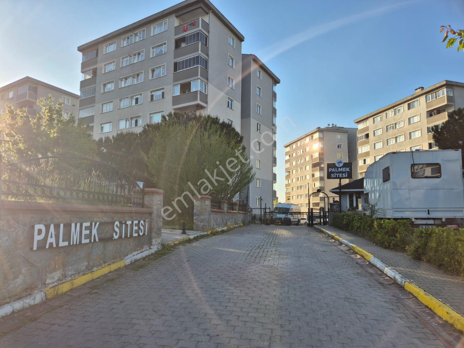 Palmek Sitesinde Arsa Payı Yüksek 3+1 Satılık Daire