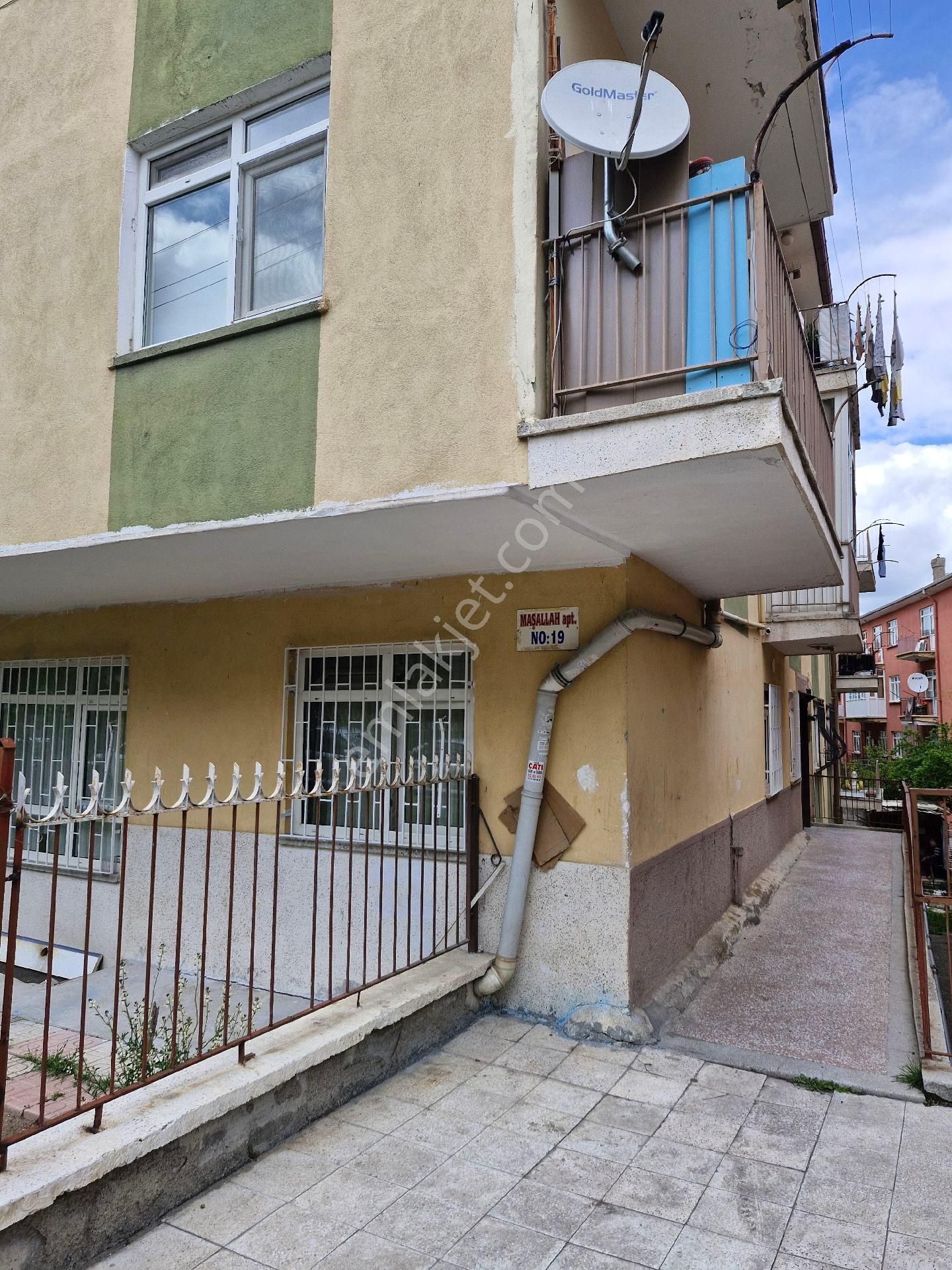 Hakan Cansız Gayrimenkul Yatırım'dan Tepebaşı Güçlükaya Mh. Satılık Düz Giriş 3+1 Daire