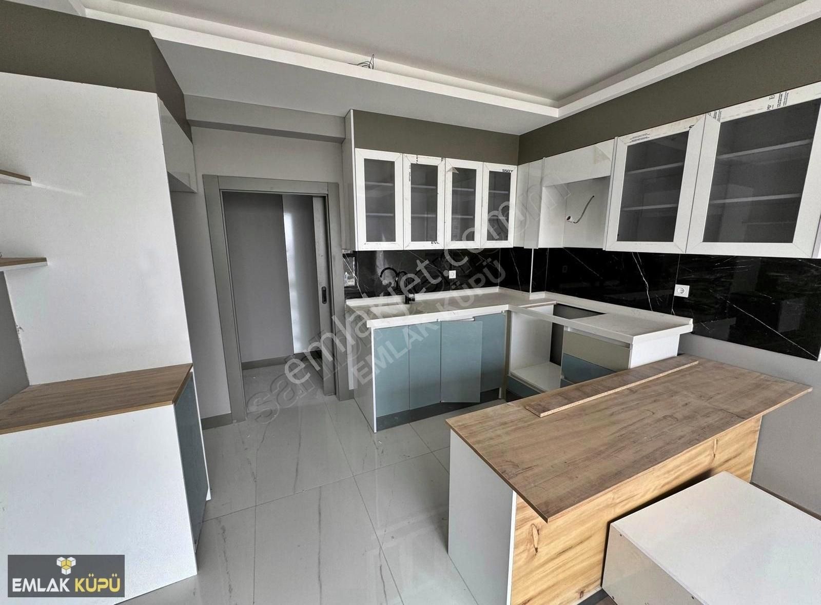 Atayurt'ta Ara Katta Site İçerisinde 2+1 Satılık Daire