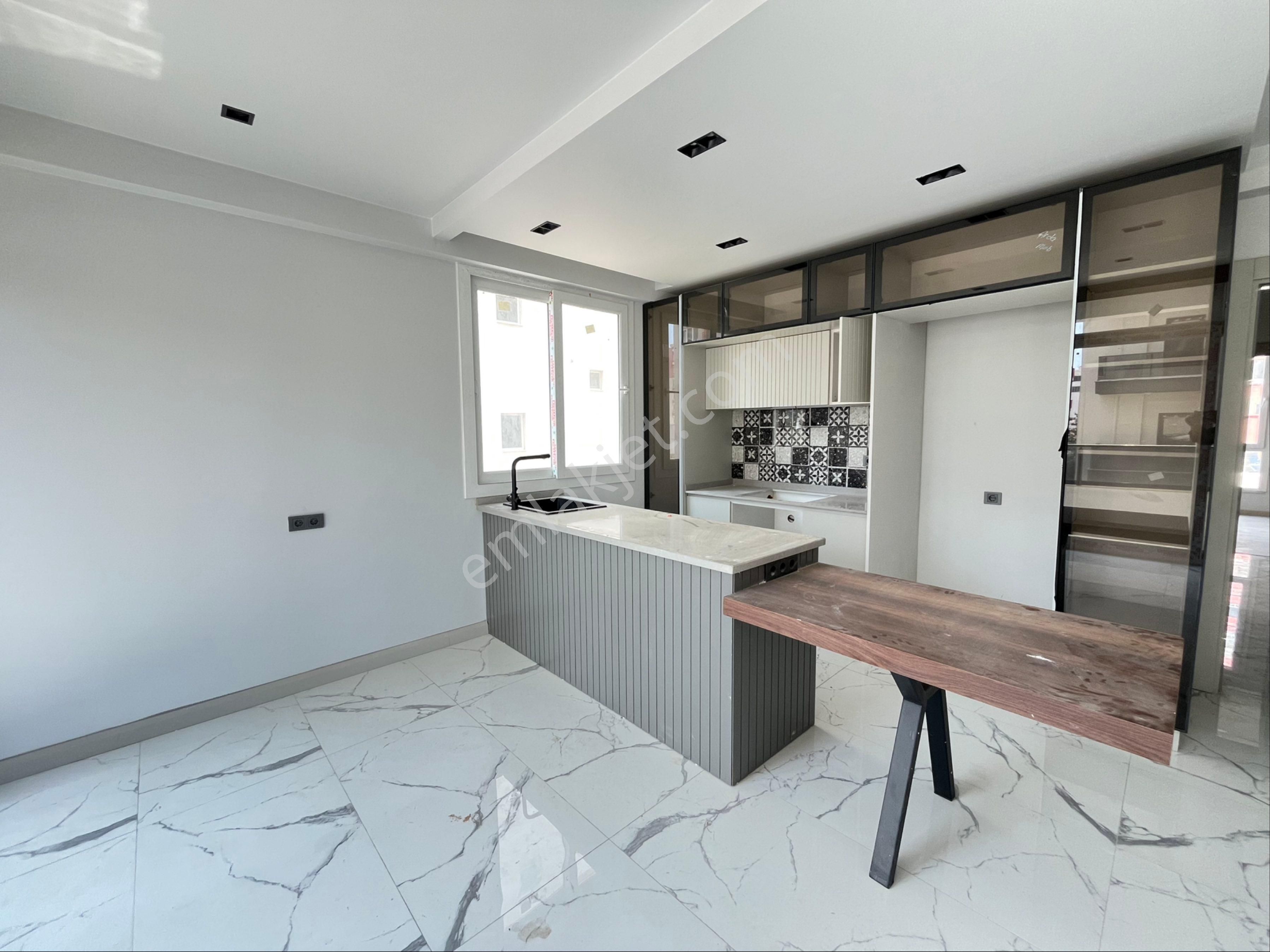 Türbe Caddesi Satılık Lüx 3+1 Sıfır Daire