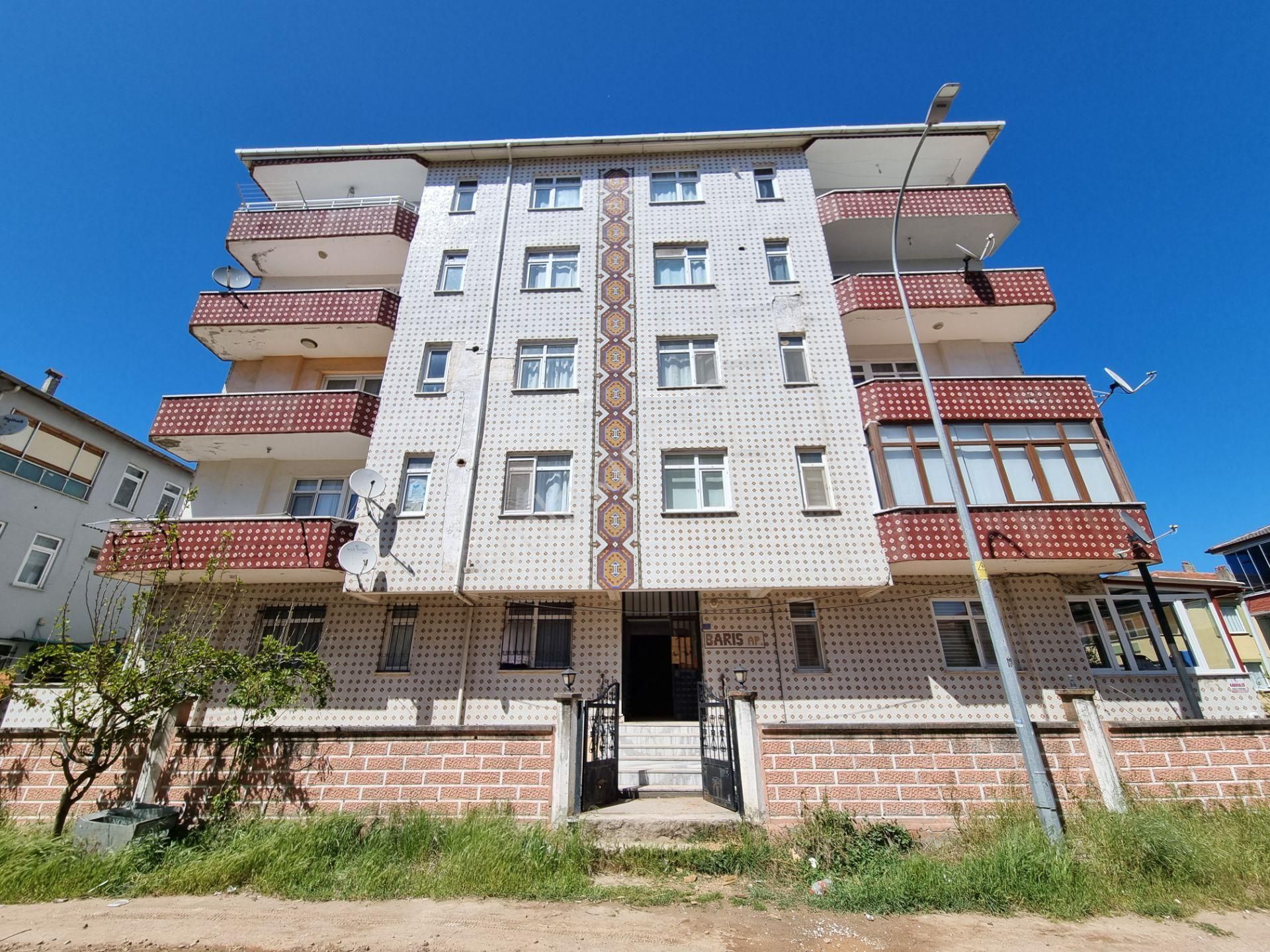 Karasu Yalı Mah.de Sahile Yakın Geniş 2+1 Daire