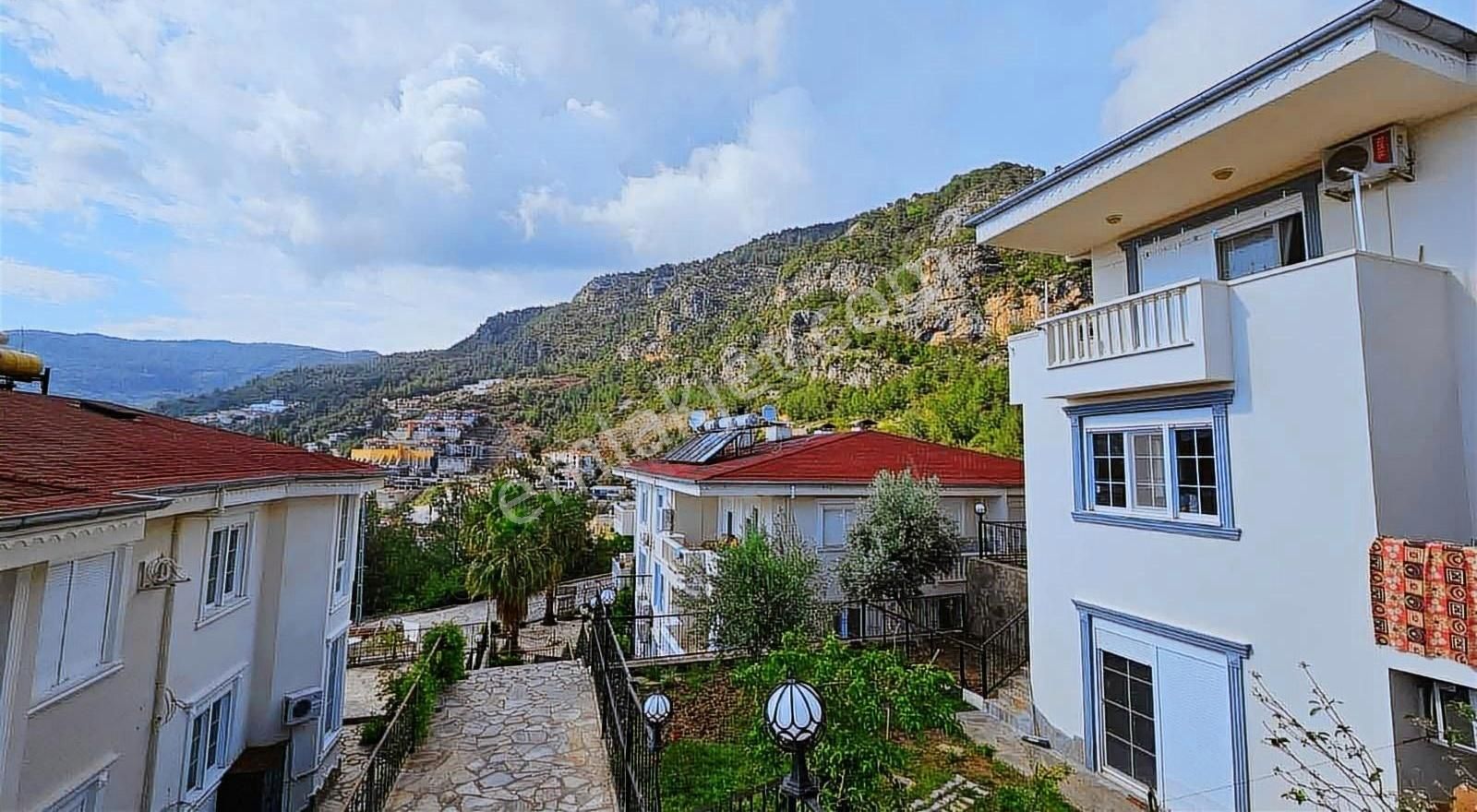 Satılık 3+1 Alanya Deniz Manzaralı Çok Uygun Villa