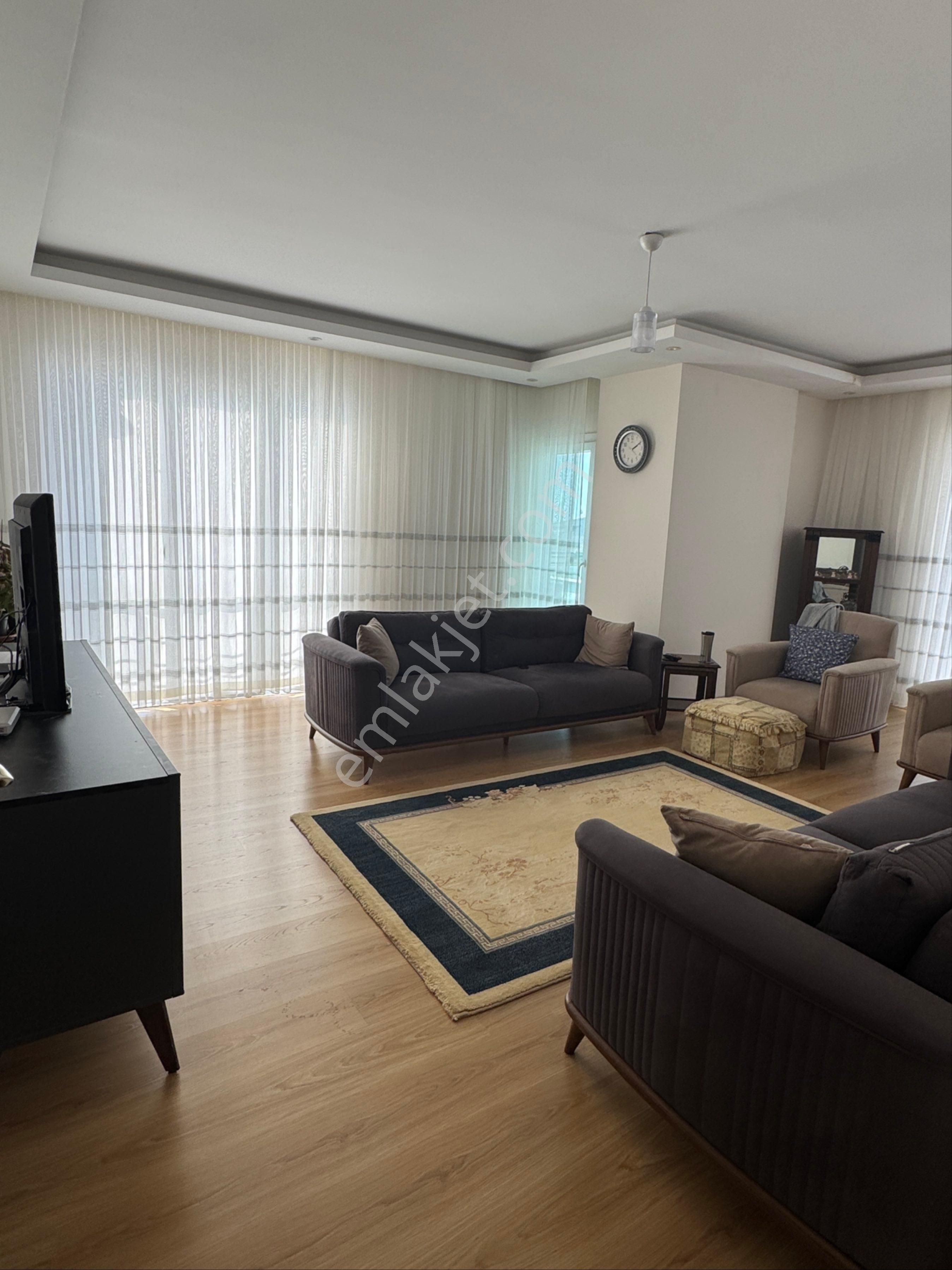 Adnan Kahveci Mahallesi’nde Butik Sitede 6+2 Dubleks Daire