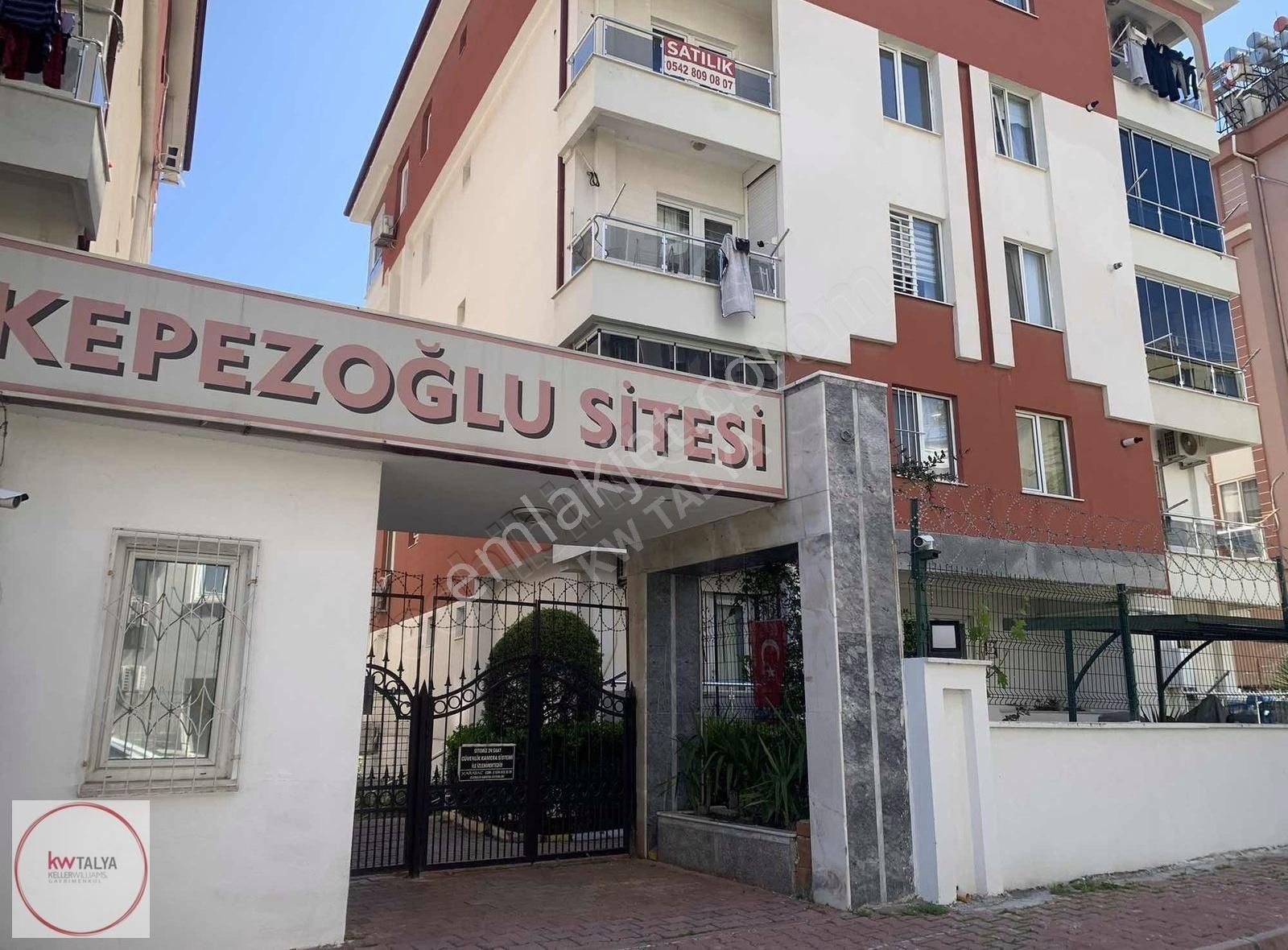 Kızıltoprak Ta 2+1 Havuzlu Sitede