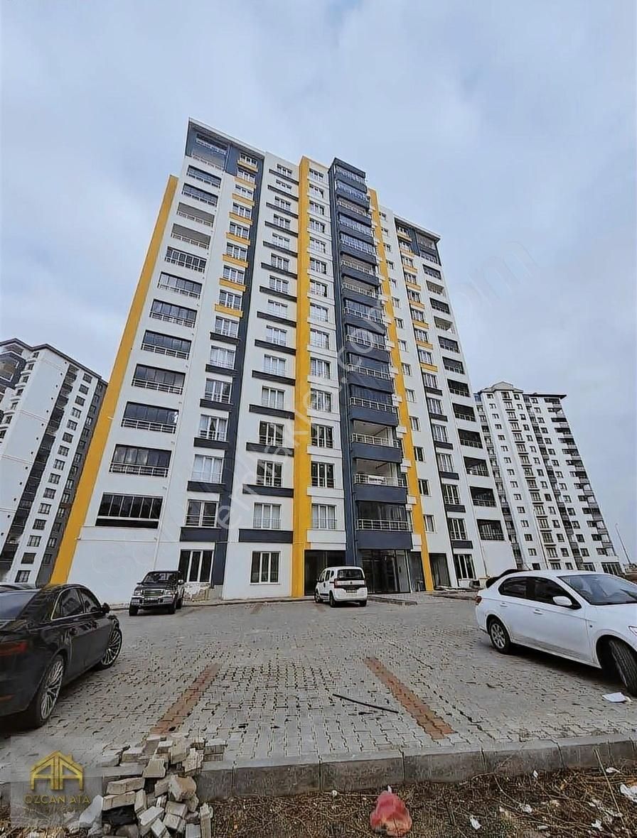 Özan Atagayrimenkul'den Zümrüt'de Satılık Daire