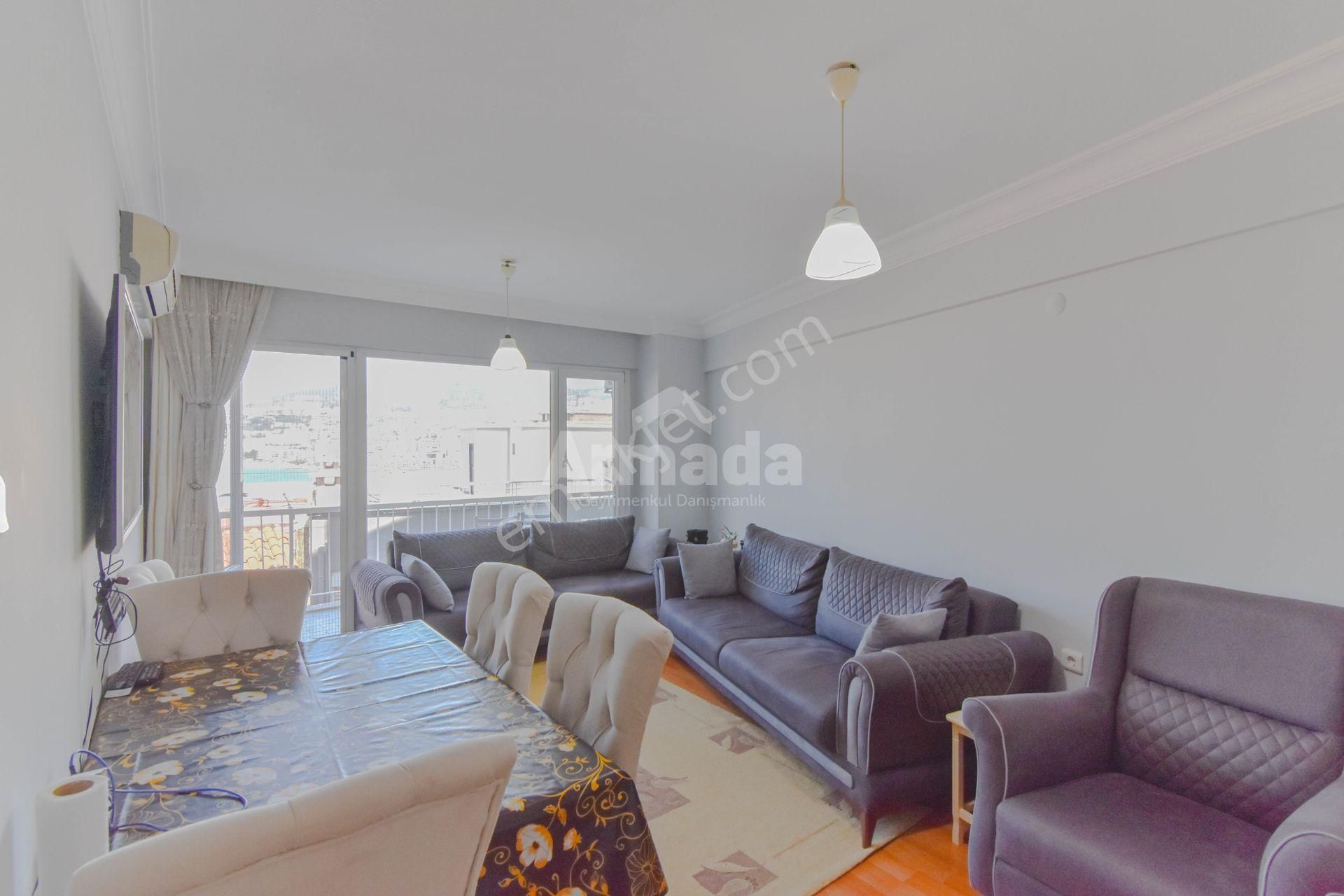 Kuşadası Merkezde Deniz Manzaralı Satılık 2+1 Daire