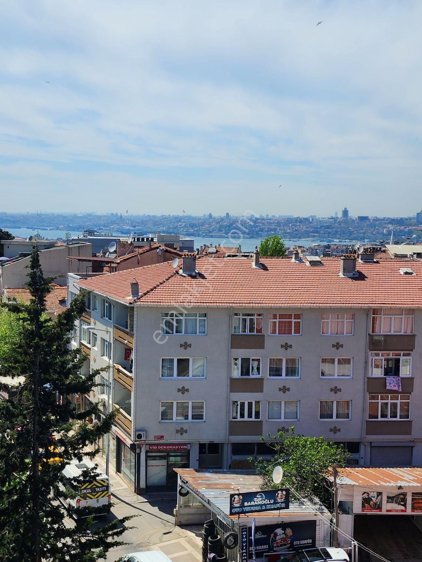 Bağlarbaşında Boğaz Manzaralı Dubleks Daire