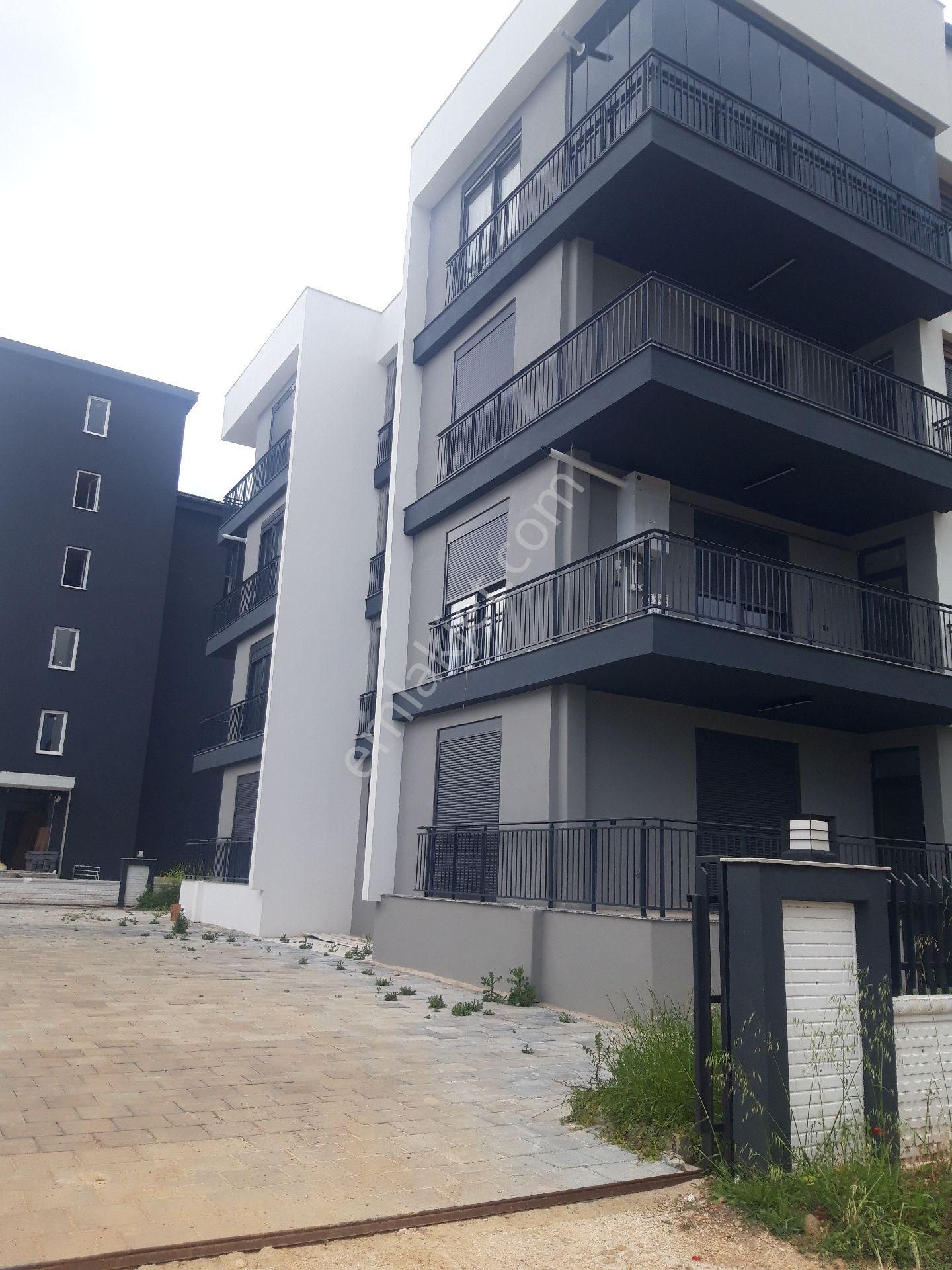 Bahceyakada 2+1 Ayrı Mutfak 110m²