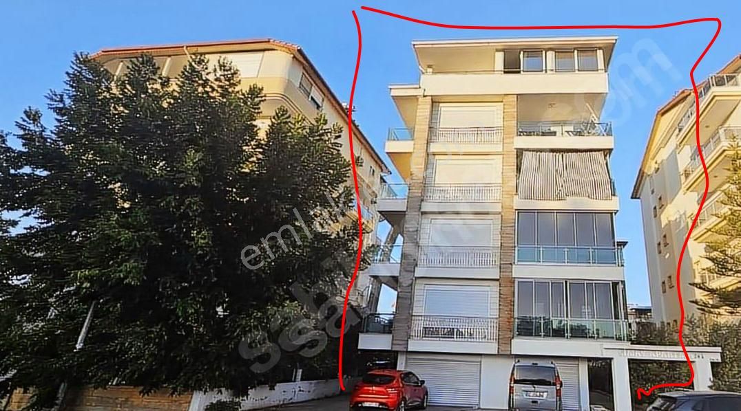 Bahçelievlerde Garajlı Asansörlü Dupleks Geniş 3+1 Satılık