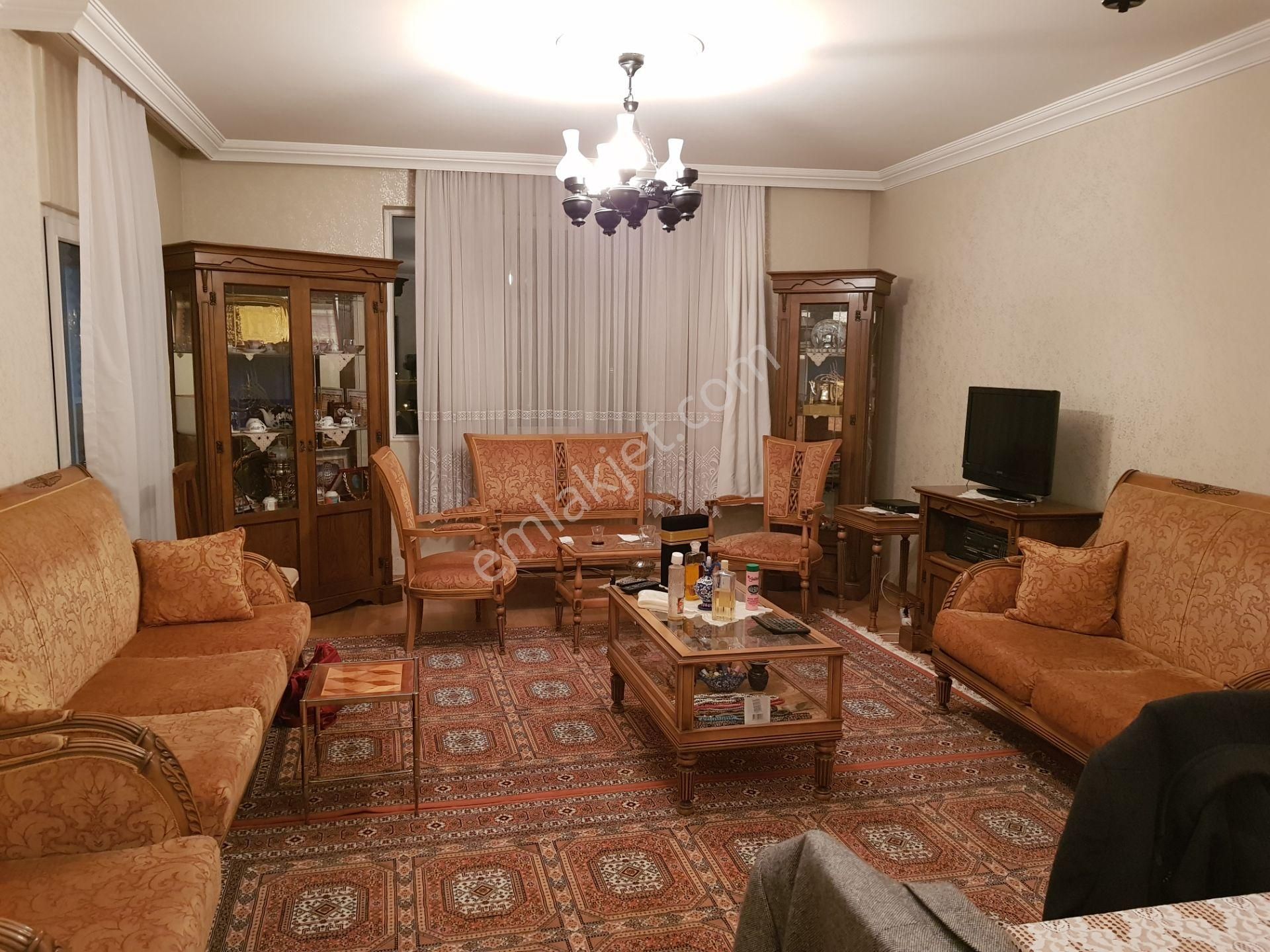 Hilalkent Mah Eşyalı Kiralık 3+1 Ön Cephe Ara Kat Daire