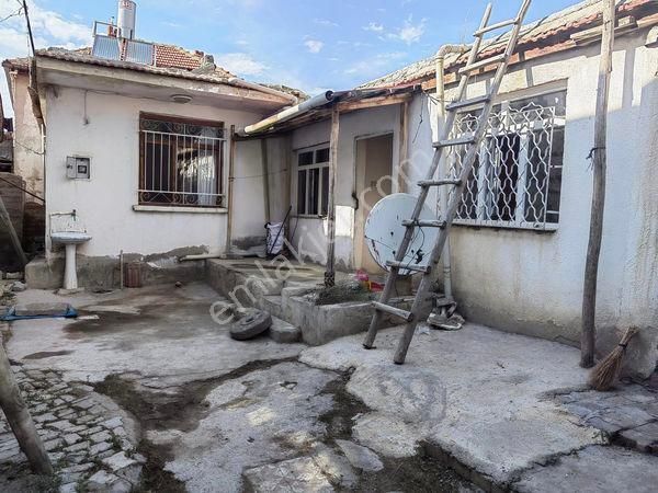 Nasreddin Emlaktan Perşembe Pazarı Altı Kiralık Müstakil Ev