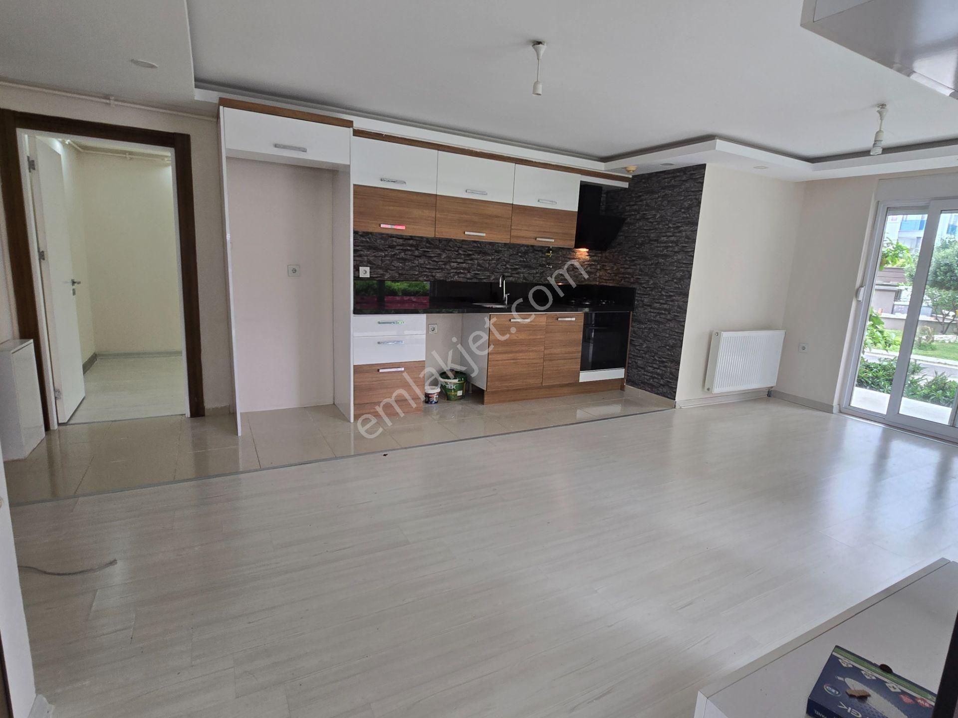 Bölgenin En Büyük Güvenlikli Aile Sitesinde, Bahçe Katı 1+1