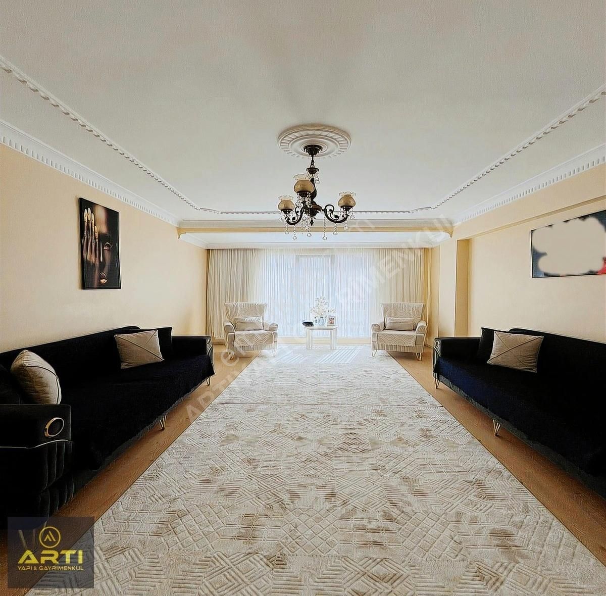 Bahçeşehire Komşu Bölgenin En Büyük 3+1 Satılık Dairesi!