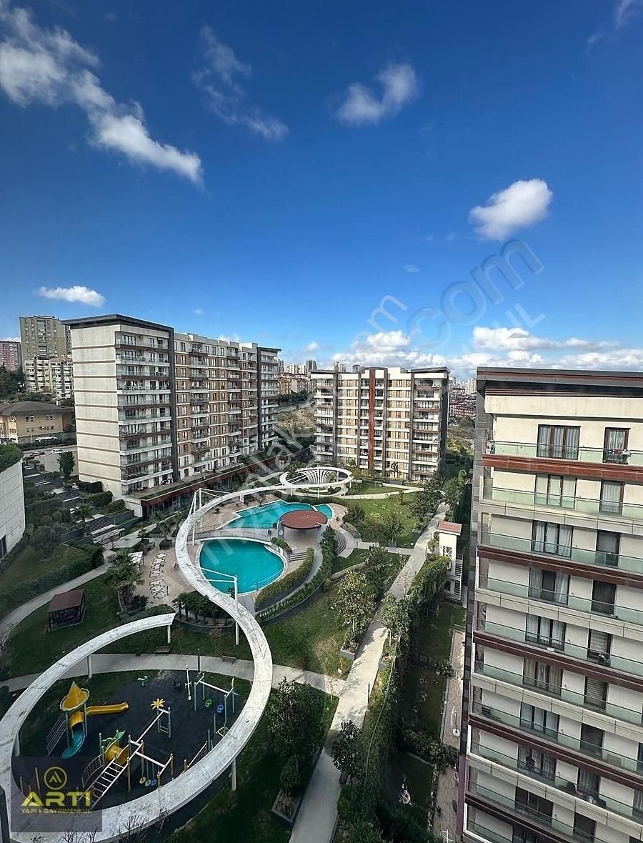 Botanica Sitesinde Satılık Havuz Manzaralı 1+1 Lüks Daire
