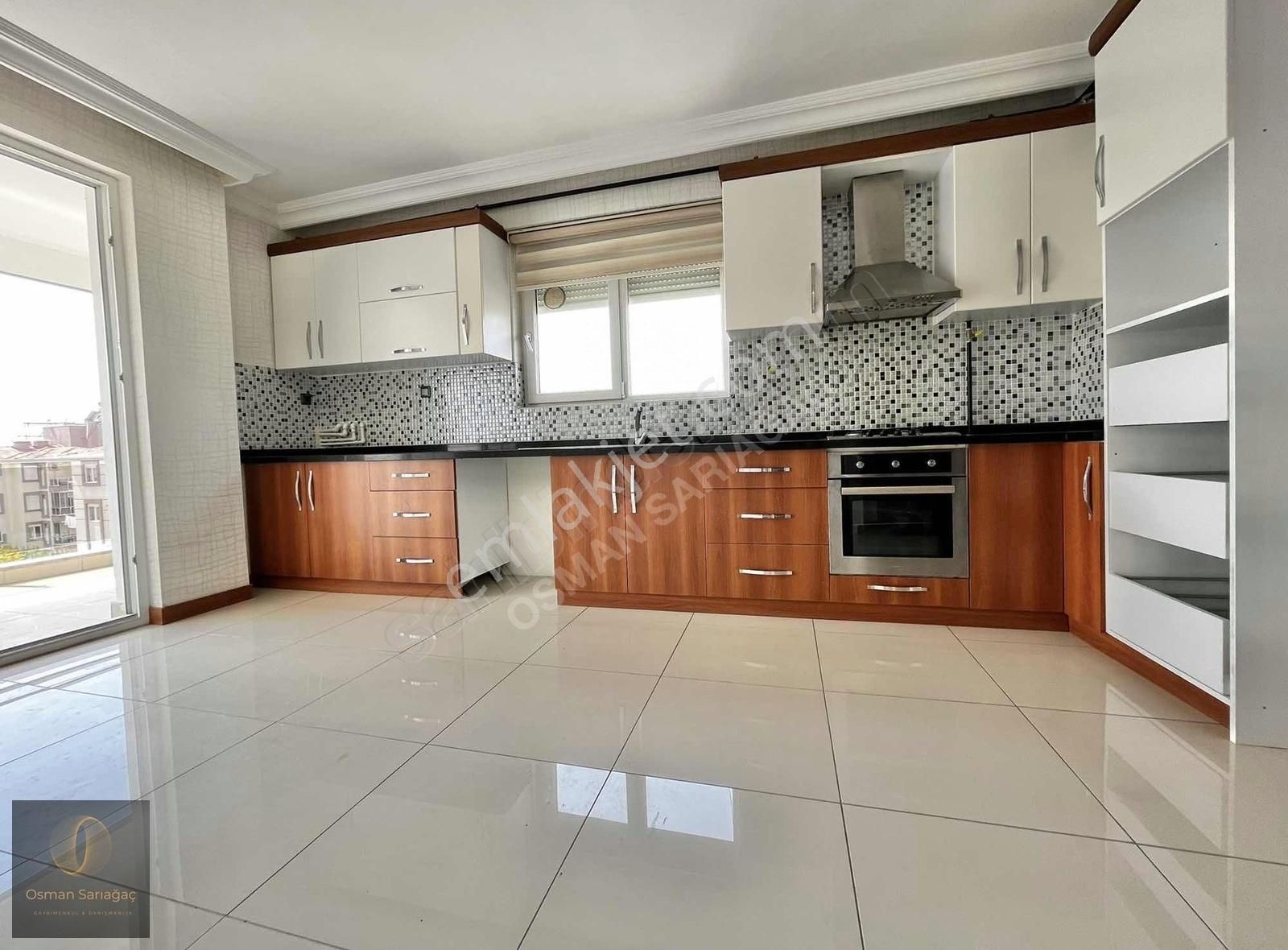 Konaklarda Havuzlu Sitede Geniş Yeni Nesil 3+1 165 M2 Satılık