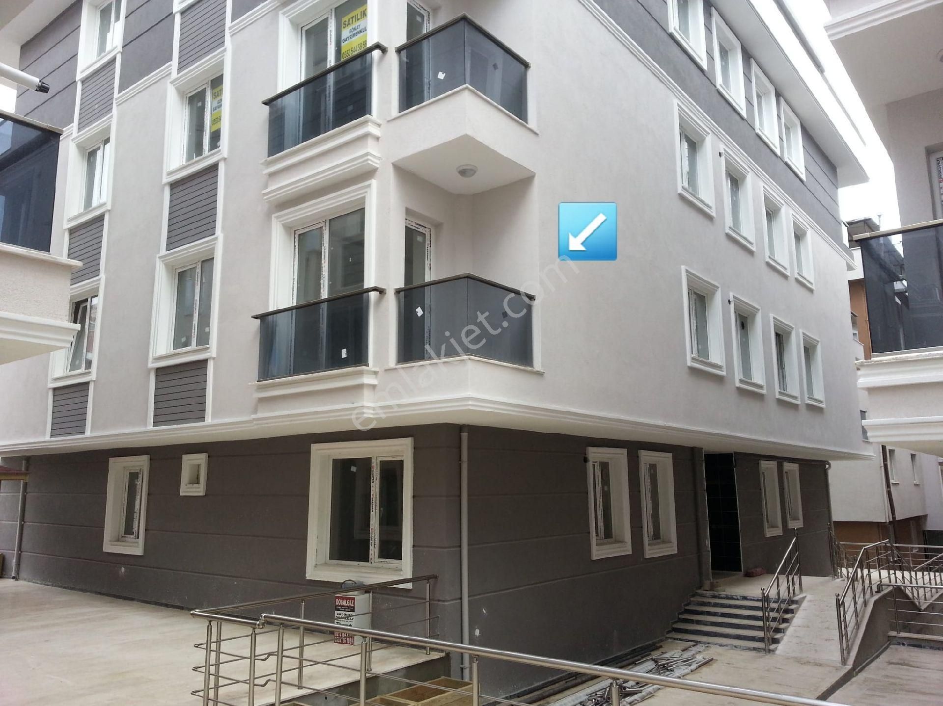 Kısa Katlı Butik Sitede 2+1 Daire