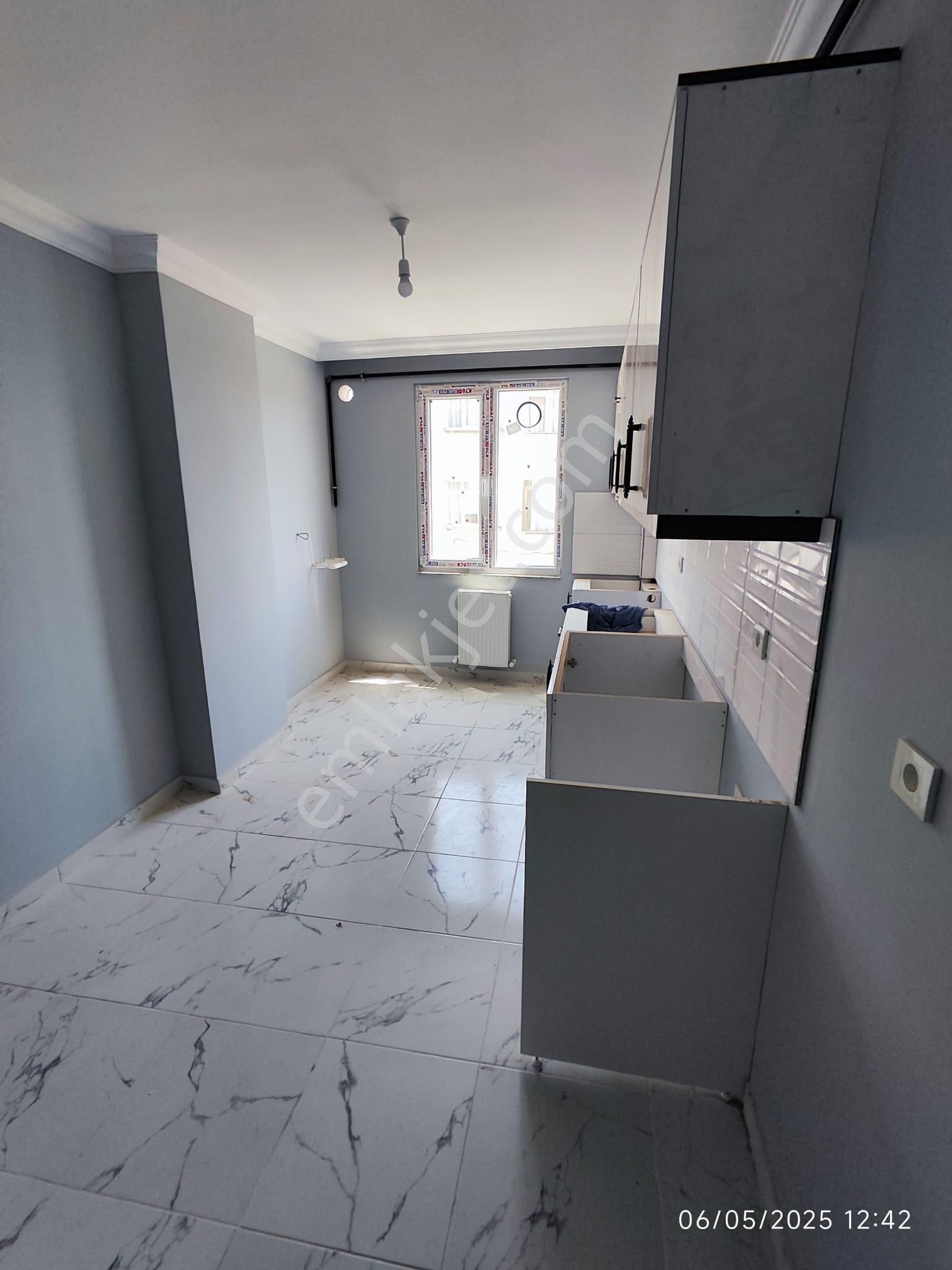 Turgut Reis Mahallesi Ana Caddeye 100 Metre 2+1 90 M² Ferah Ve Geniş Daire