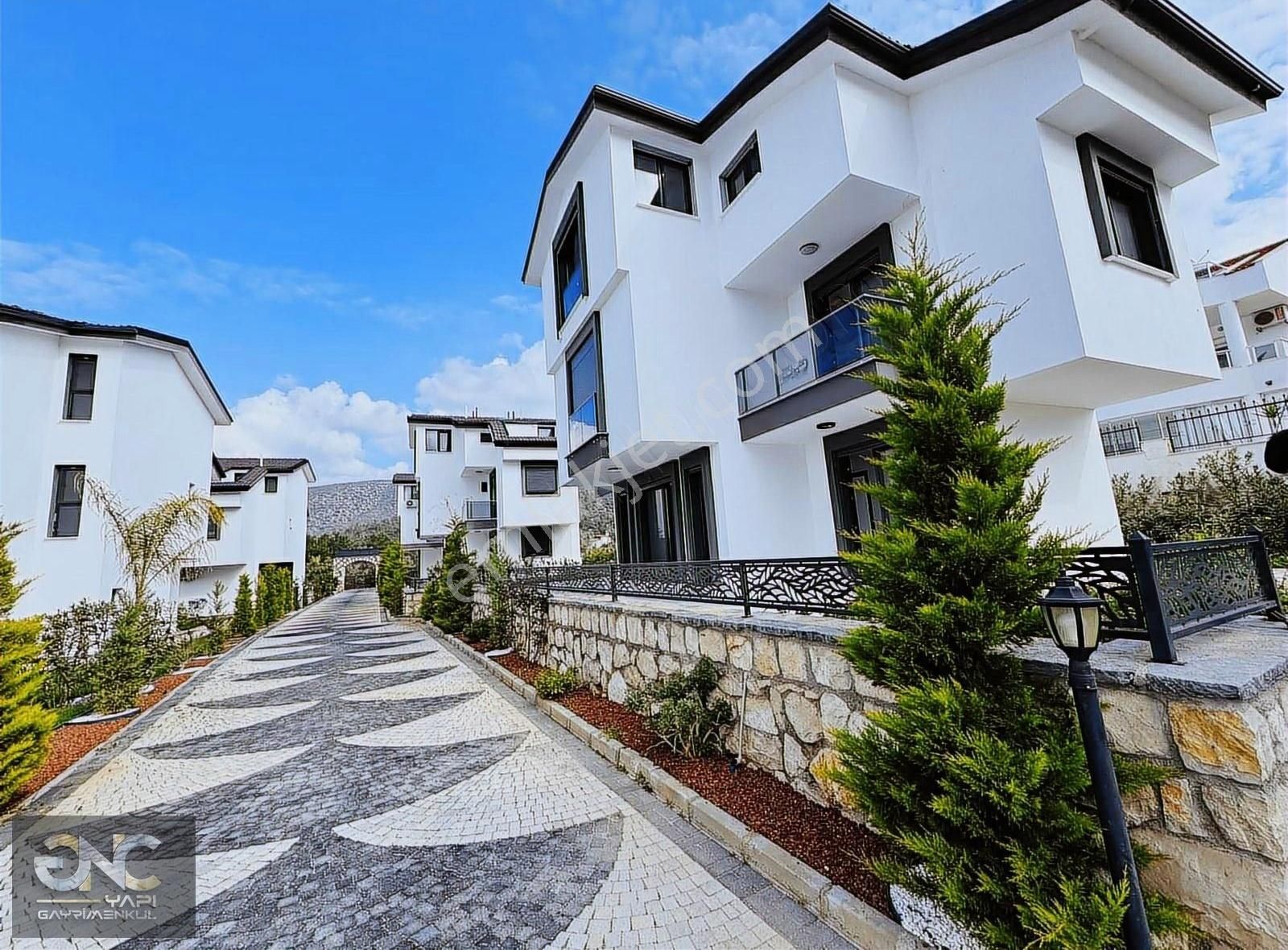 Geniş Kullanım Alanına Sahip 4+2 Villa - Görsel 7