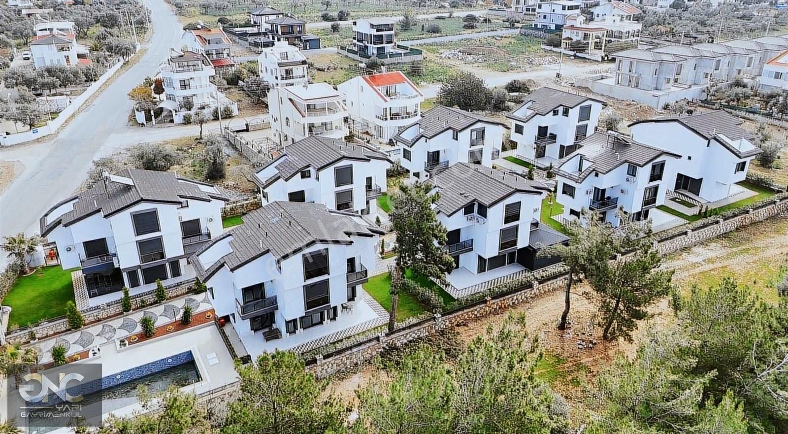 Geniş Kullanım Alanına Sahip 4+2 Villa - Görsel 21