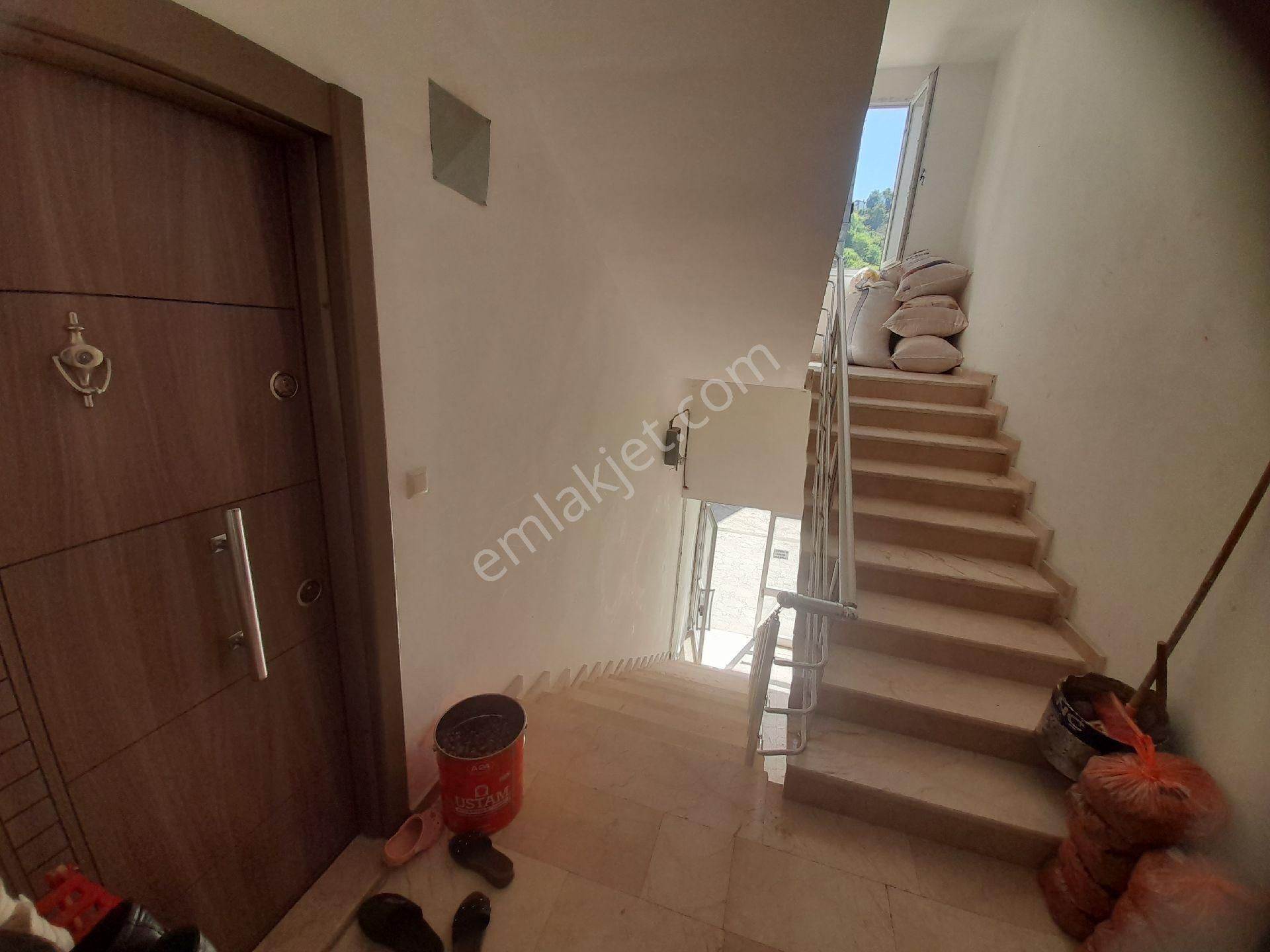 Bulancak Güzelyalı Mah Sitede Satılık 1.kat 2+1 Daire