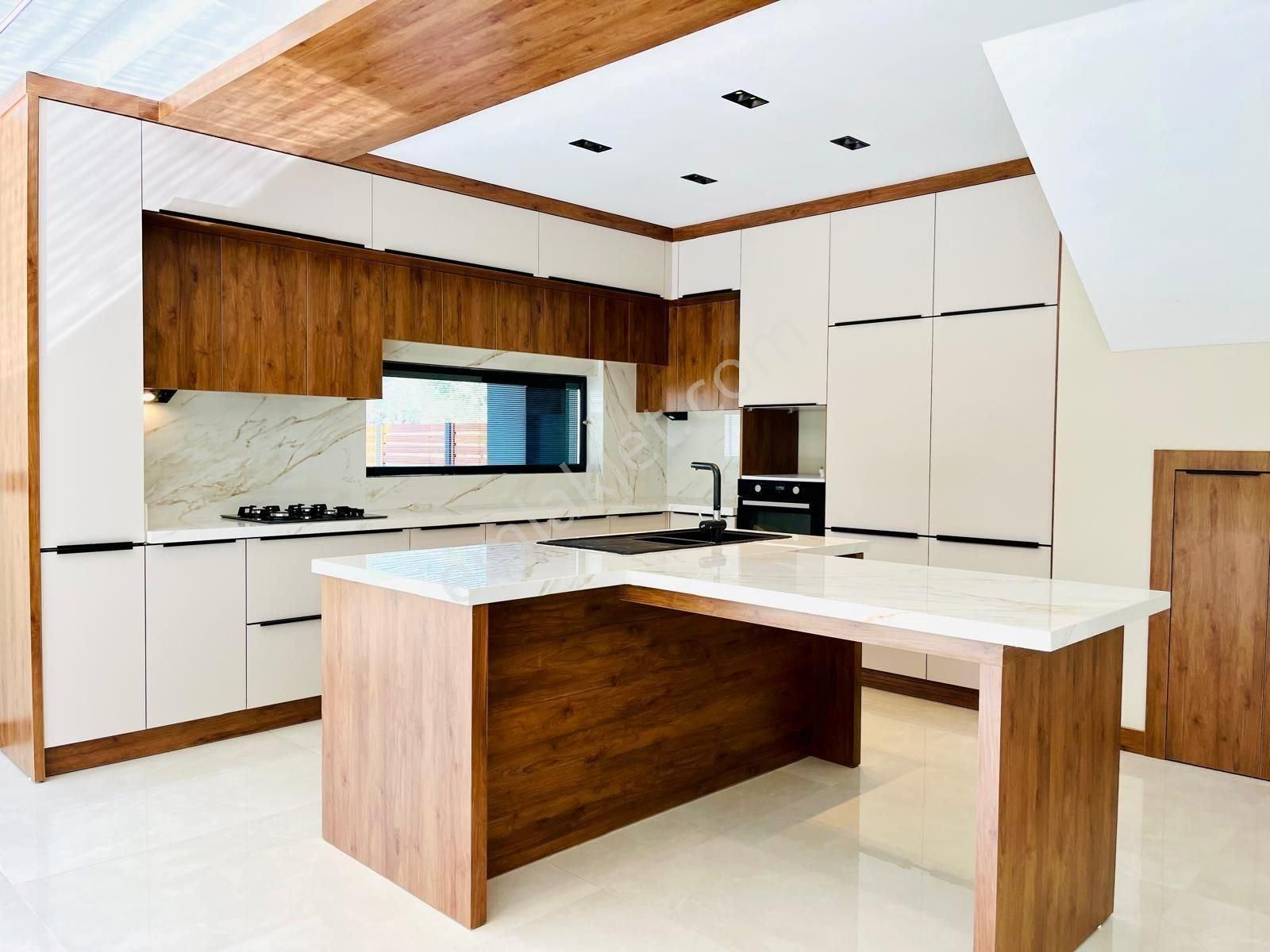 Yükselden Gürede İlk Seçenek! Asansörlü Tam Bağımsız 4+1 Villa
