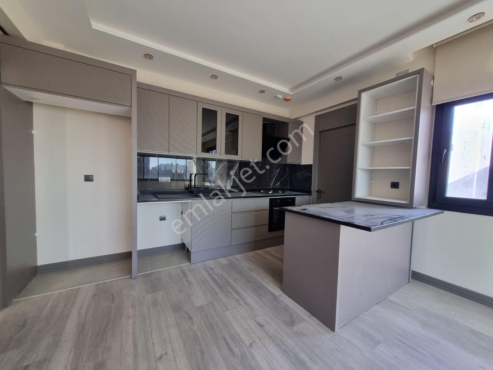 Karınca'dan Merkez Mh Bölgenin En İyisi Olmaya Aday Satılık 4+1