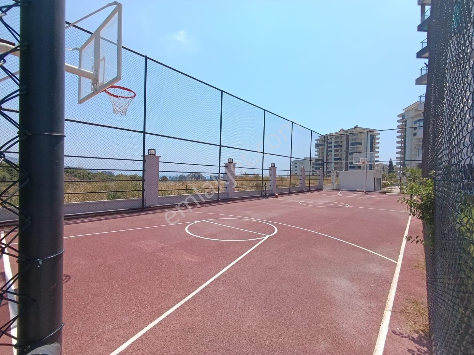 Alanya Mahmutlar 1+1 Eşyalı Full Aktiviteli Satılık Daire