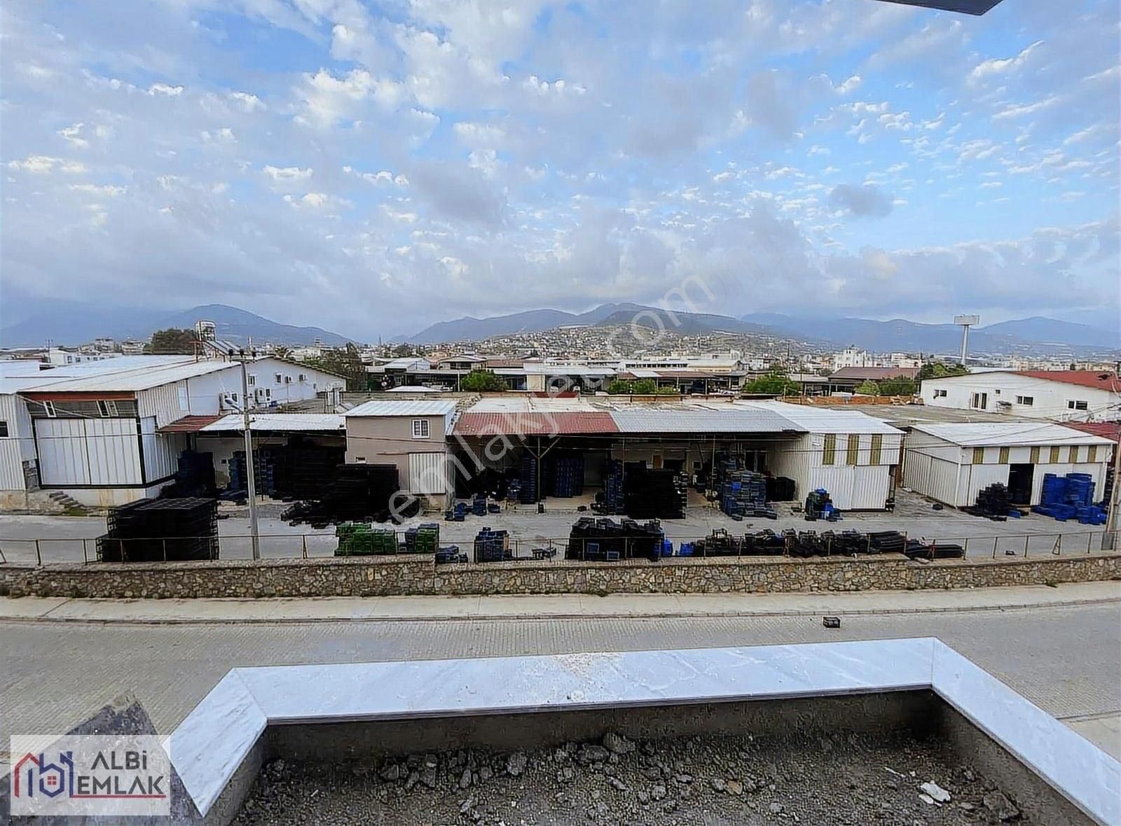 Antalya Gazipaşa Gazi Mahallesinde Satılık 1+1 Daire