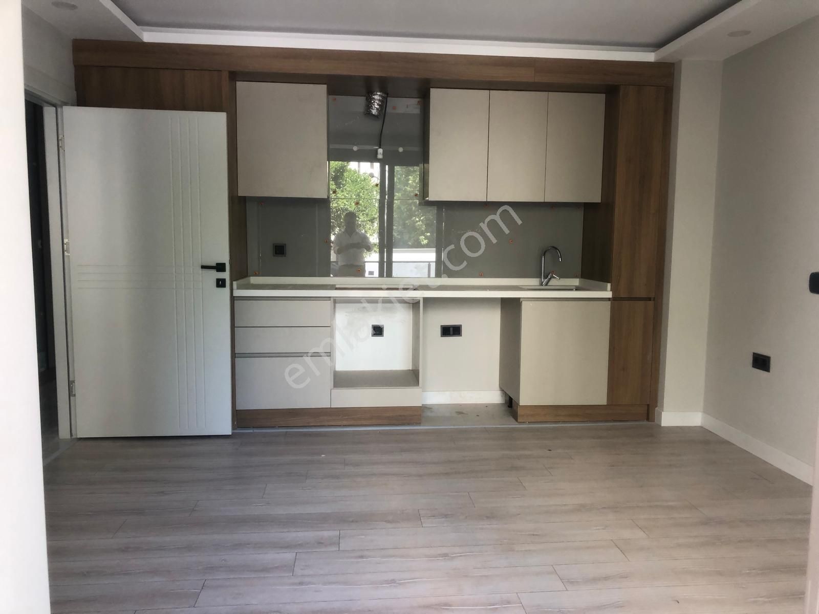 Şehir Merkezinde Eğitim Araştırma Hastanesine Yürüme Mesafesinde Satılık 2+1 Giriş Kat