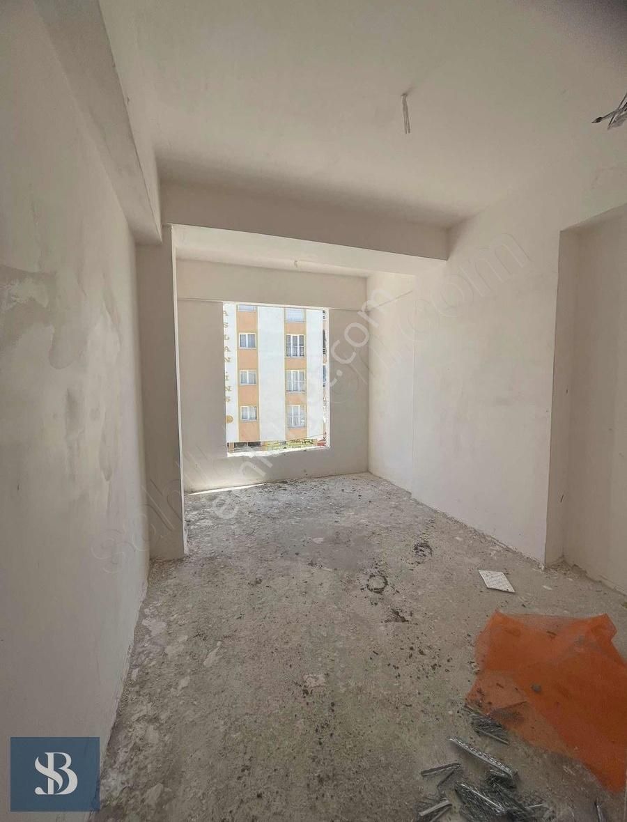 Sb Gayrımenkul'den Hayri Sığırcı Caddesi Üzerinde 3+1 Daireler