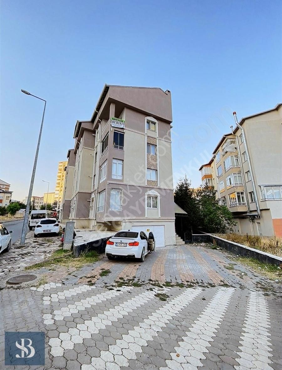 Sb Gayrimenkul'den Kılavuz Mahallesin'de 5+1 Dublex Daire
