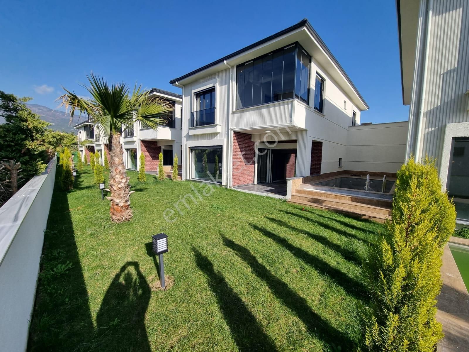 Her Detayıyla Özel Havuzlu Giyinme Odalı 4+1 Müstakil Villa