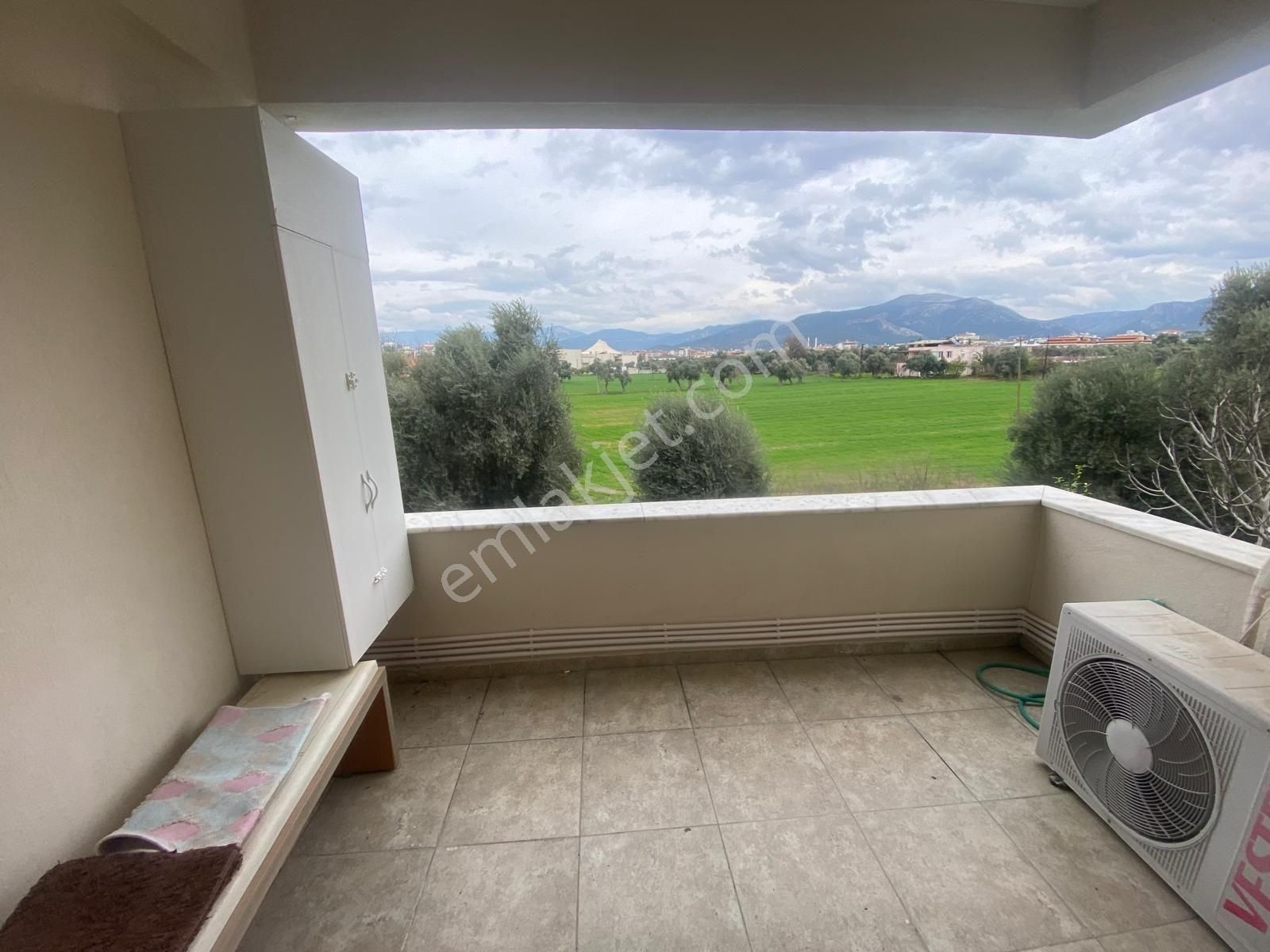 Cumhuriyet Mahallesinde 3+1 140 M2 Daire
