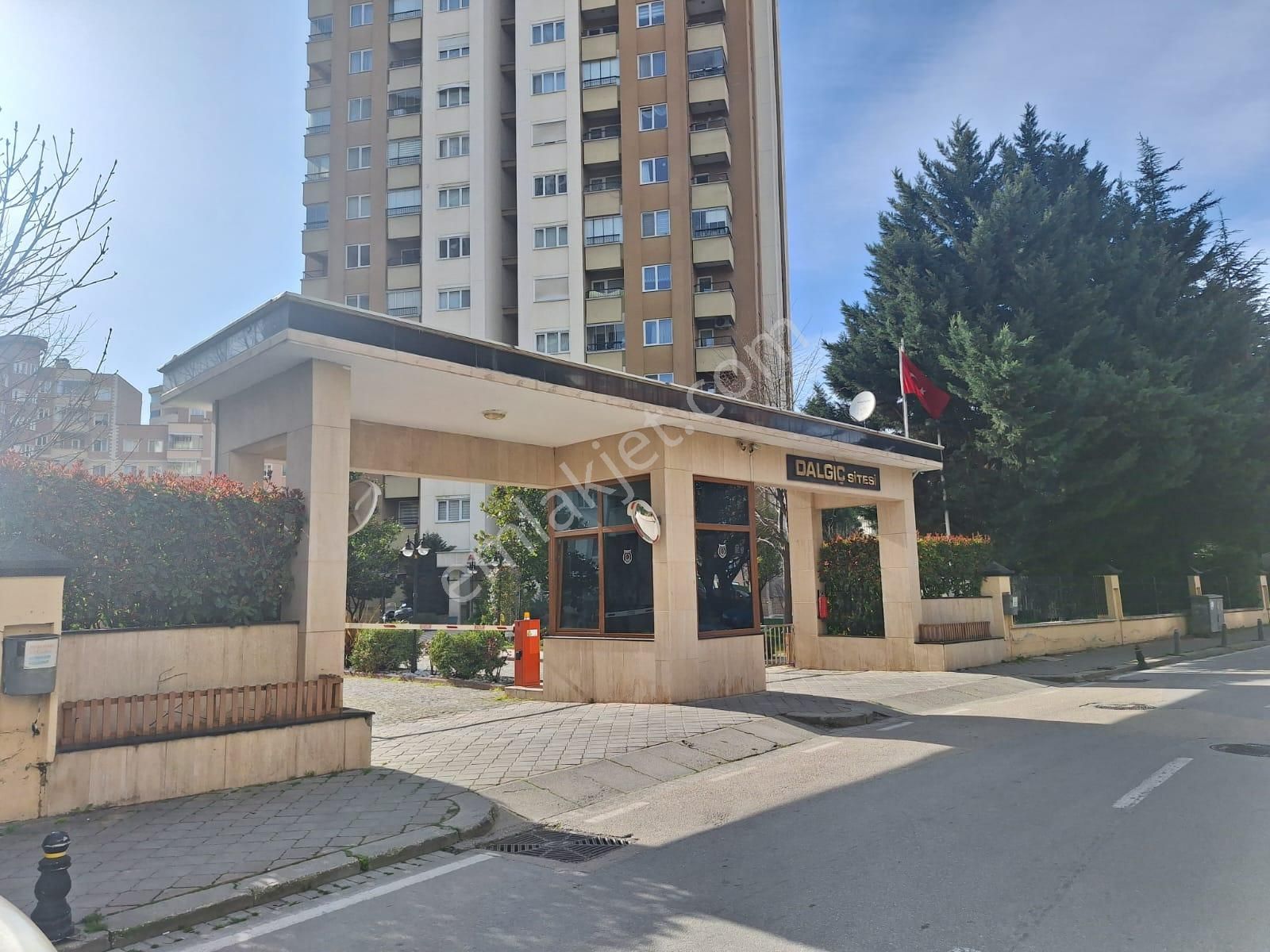 Esen'den Yüzüncıl Metro Yanında Arakat Kiralık Geniş Daire