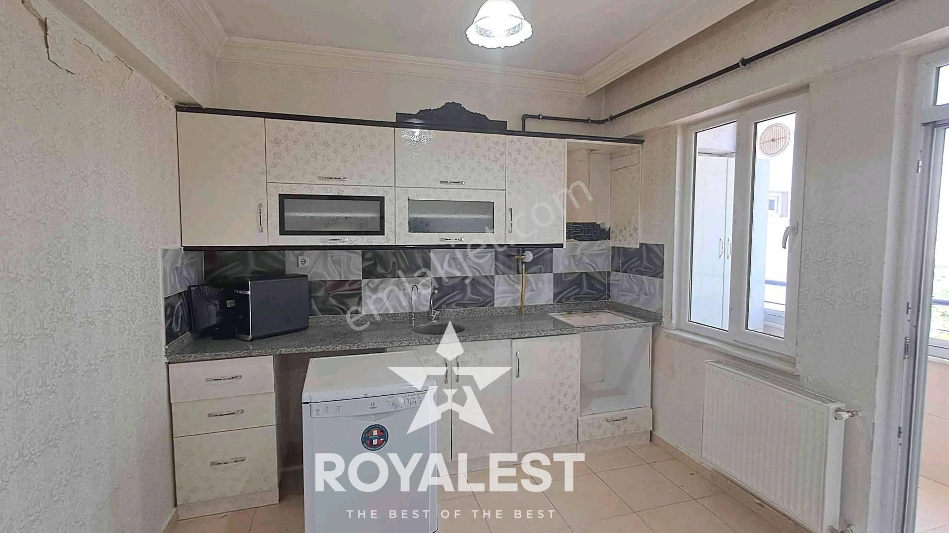 Royalest Ten Seyrantepenin Merkezi Konumunda Fırsat Daire