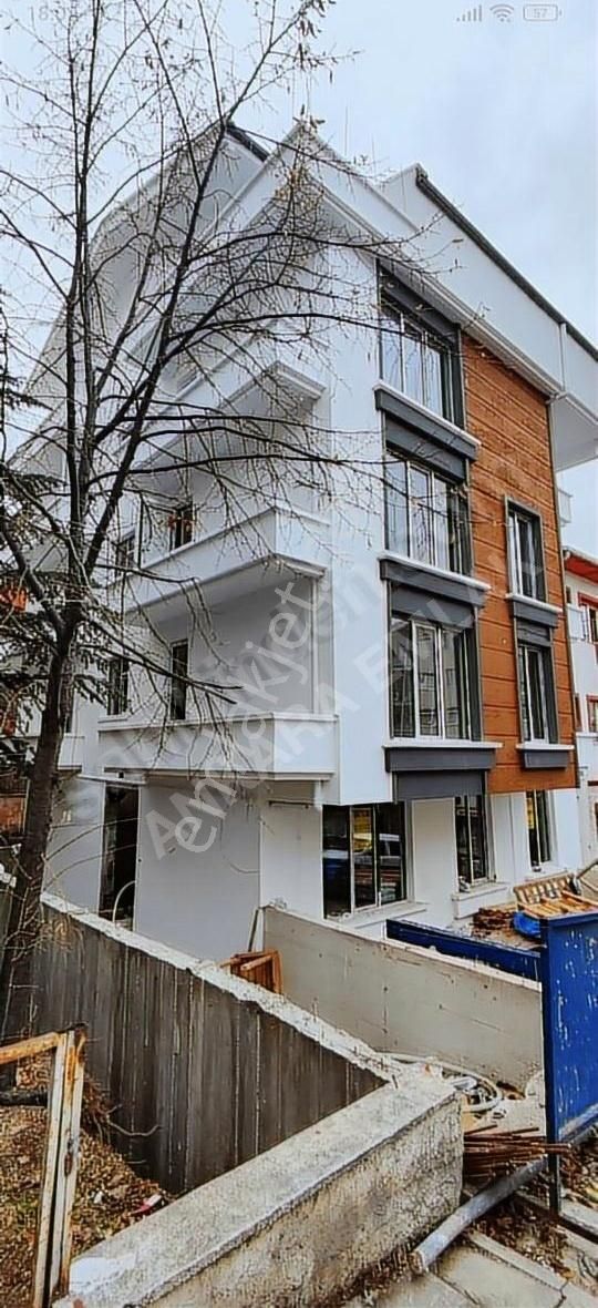 Esat Hacıyolusk Kızılay'a Çok Yakın 2+1 Sıfır Bına Dubleks Daire