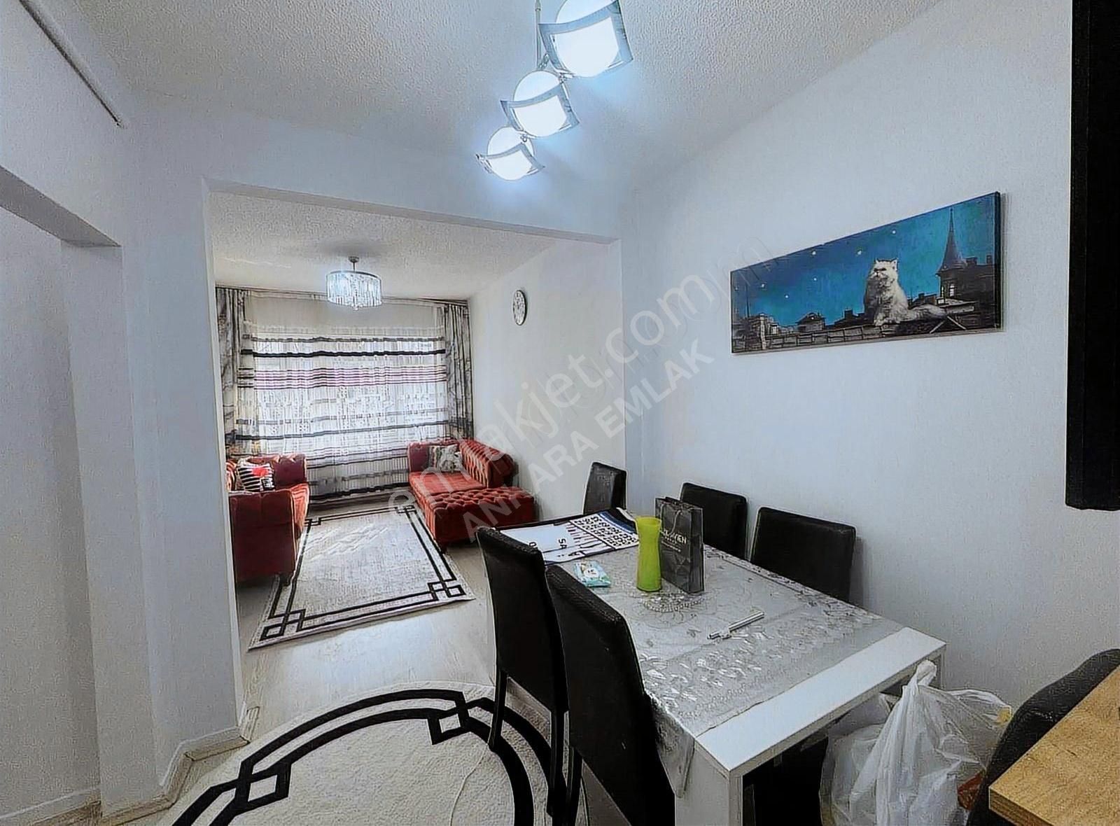 Ankara Emlak'tan Ballı Baba Sokak'ta Full Eşyalı Kiralık Daire