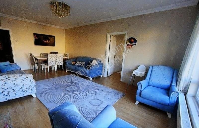 Ankara Emlak'tan Seyran Caddesi Üzeri Ara Kat Satılık Daire