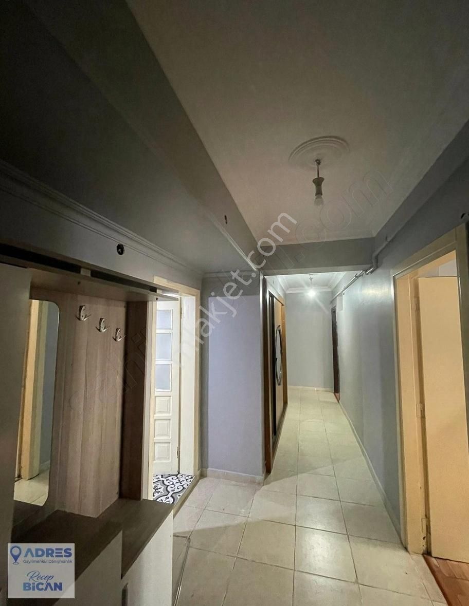 Güzeltepe'de Satılık 3+1 Masrafsız Giriş Kat Toprak Tapulu